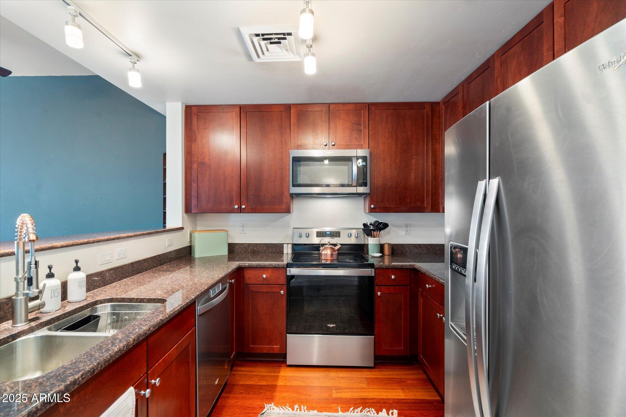 310 S 4TH Street 908