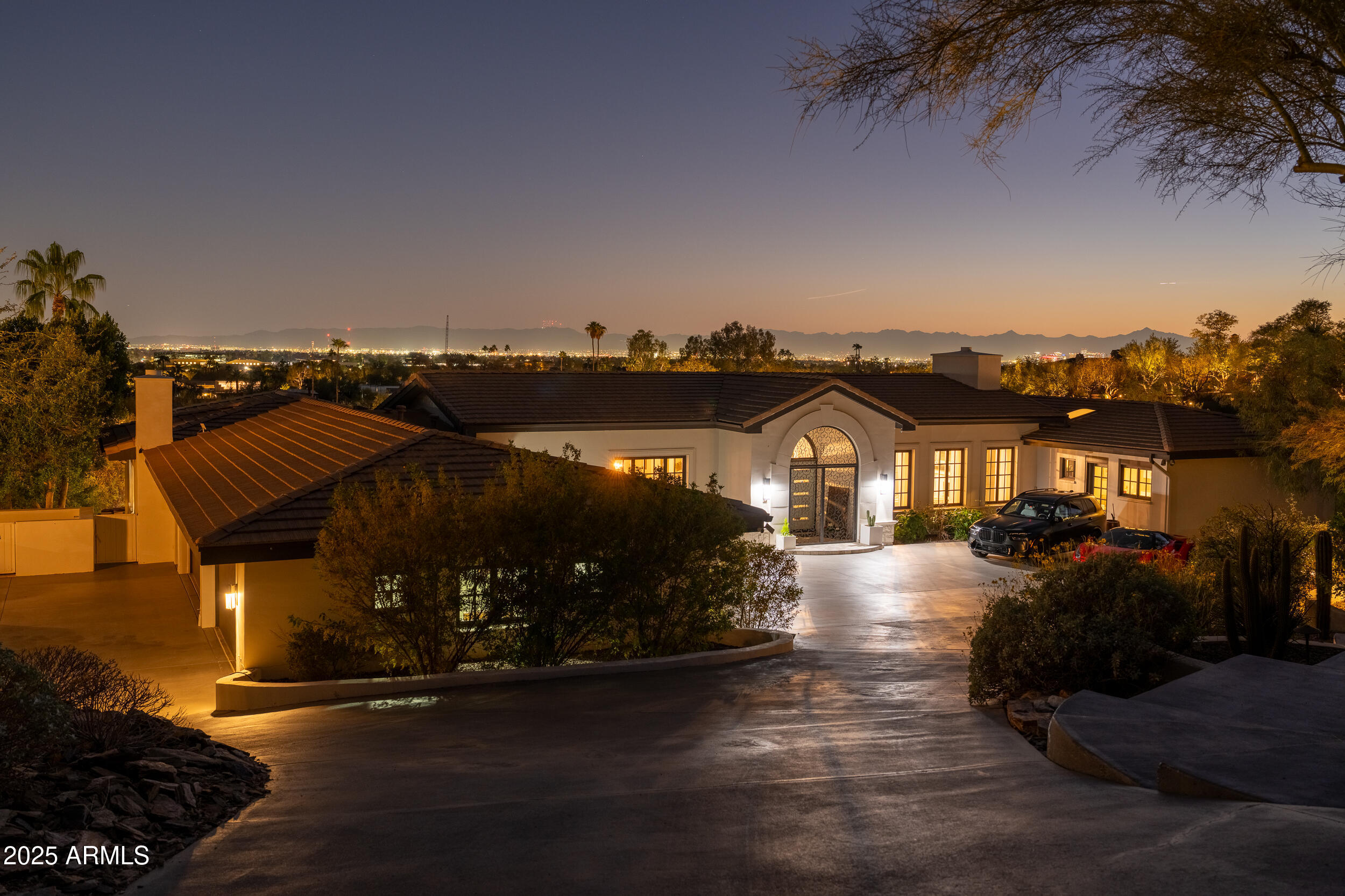 3977 E Paradise View Drive