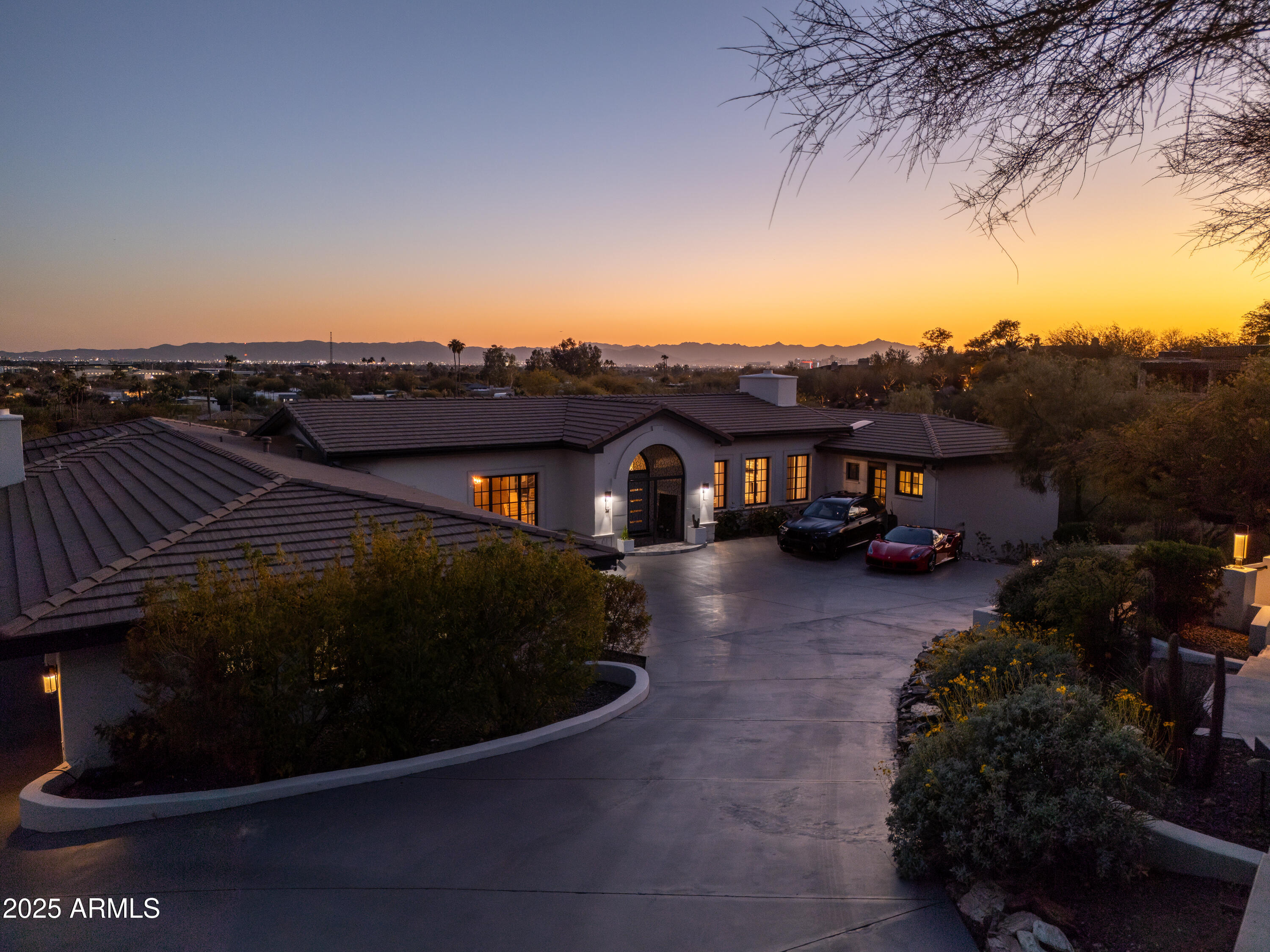 3977 E Paradise View Drive