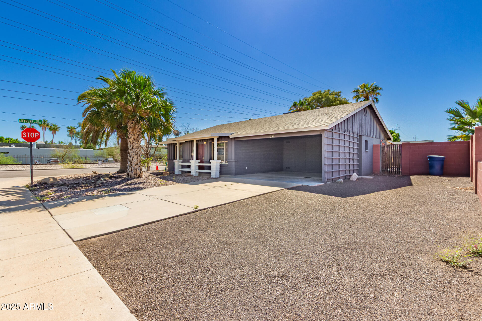 307 W SANTA CRUZ Drive