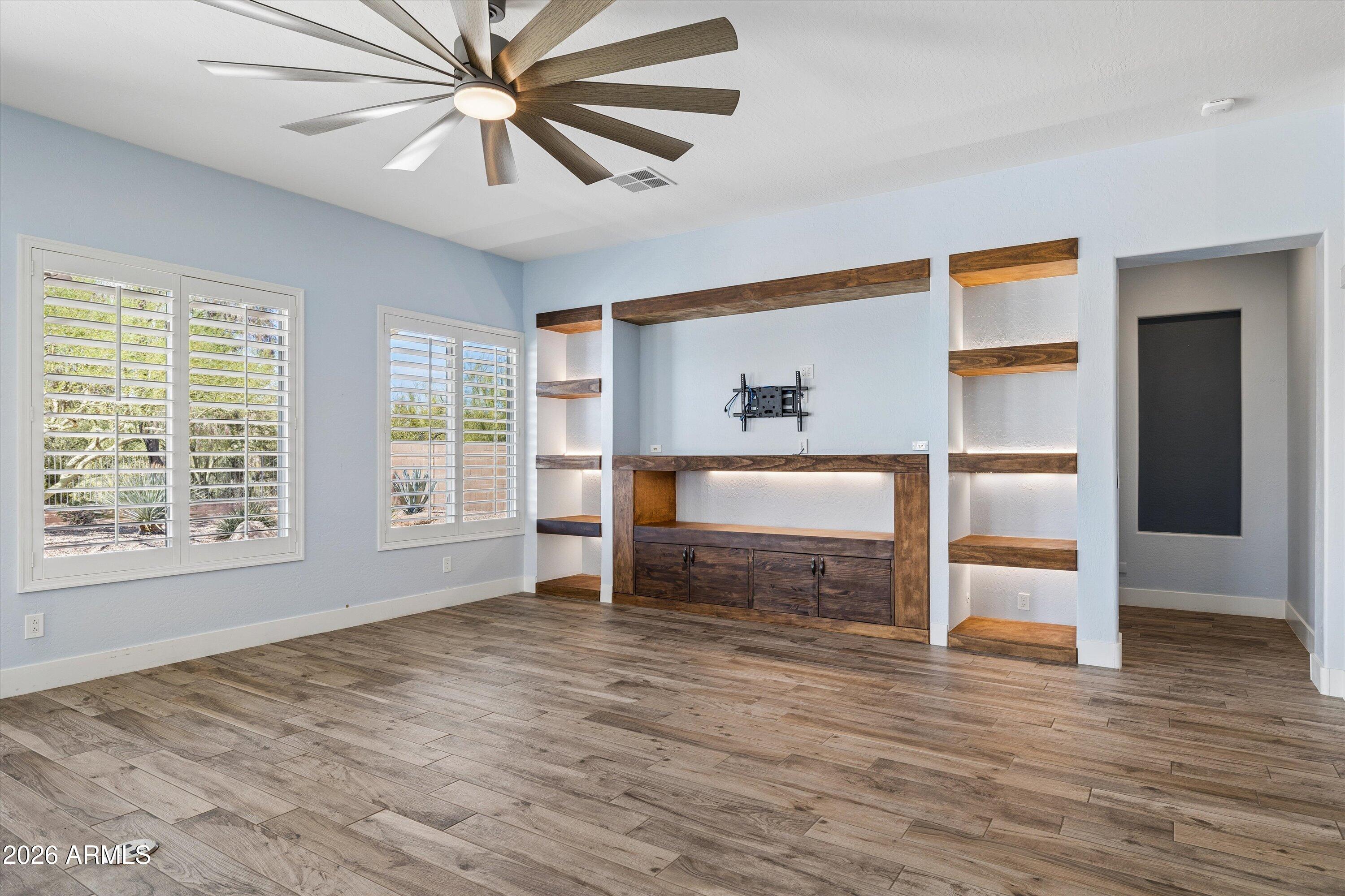 5024 E LONESOME Trail