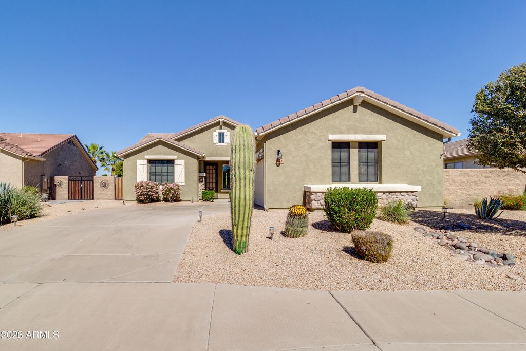 Photo of 304 W Bismark Street, San Tan Valley, AZ 85143 (MLS # 6998513)
