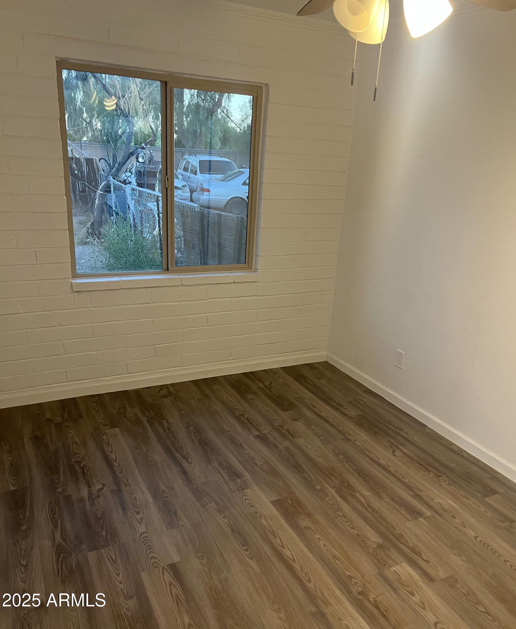 125 W JACINTO Street