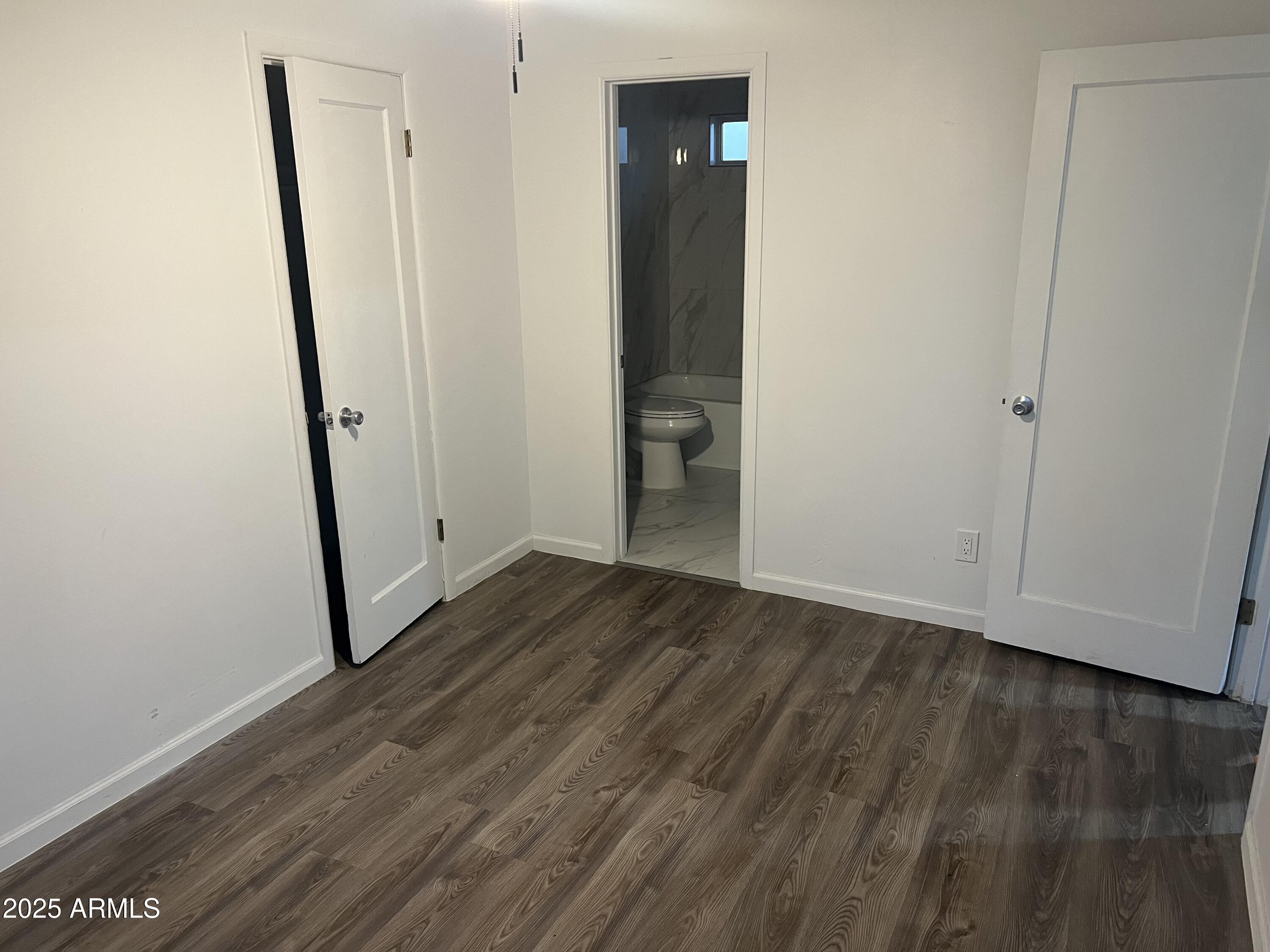 125 W JACINTO Street