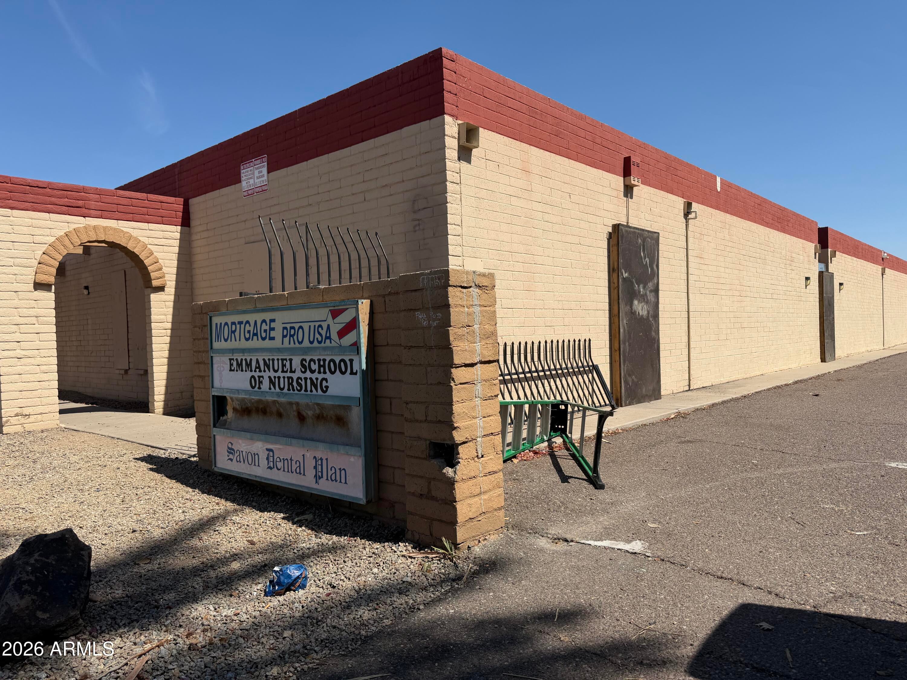 3003 W NORTHERN Avenue