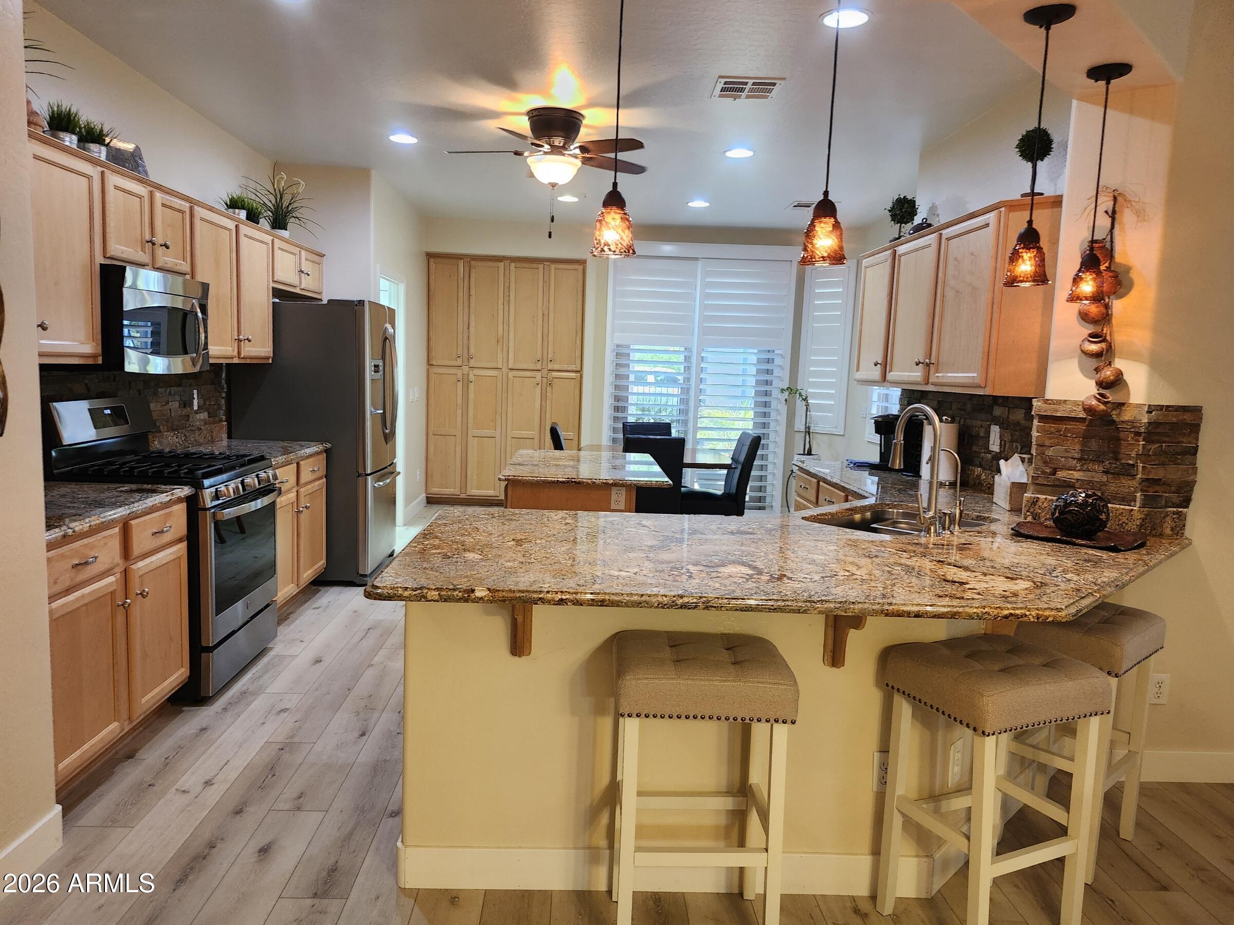 12864 W HEDGE HOG Place