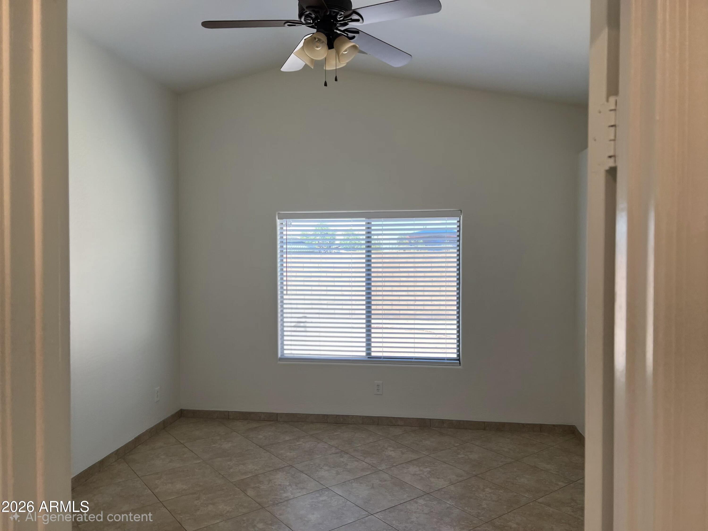 2556 W TAMARISK Avenue