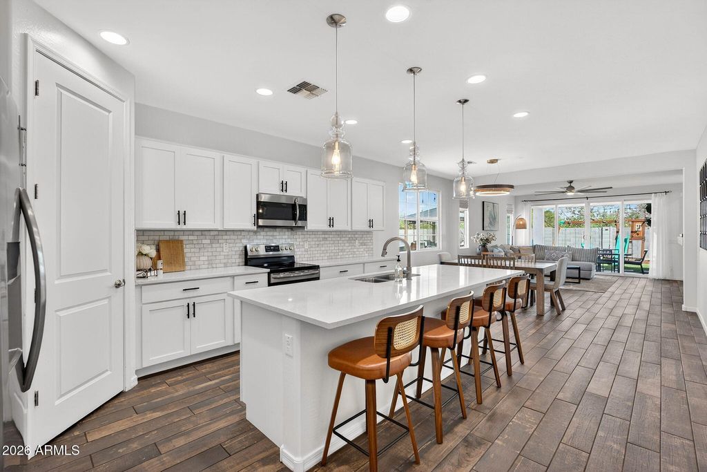 Photo of 8450 W Medlock Drive, Glendale, AZ 85305 (MLS # 7010808)