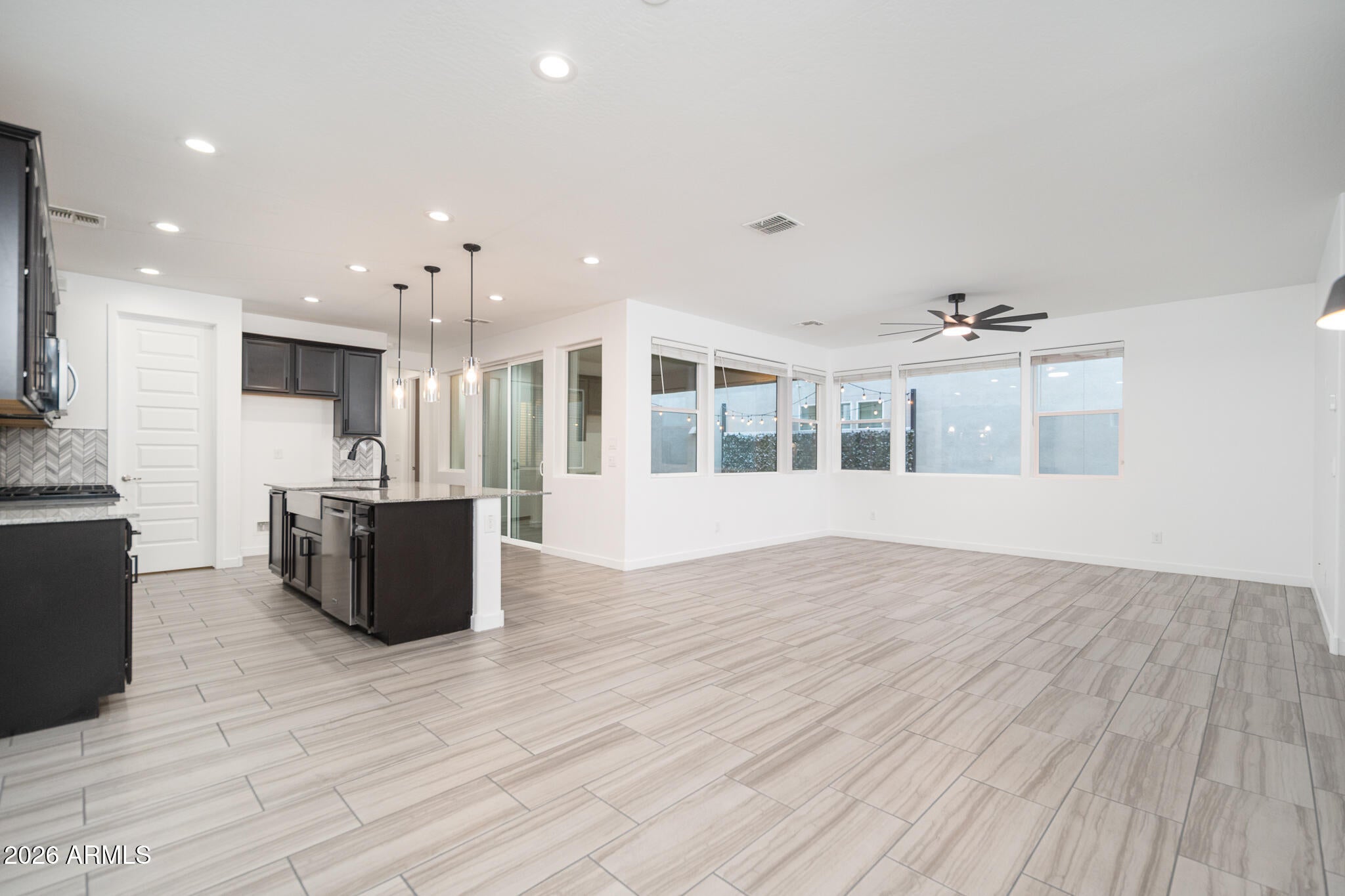 7138 W KENT Drive