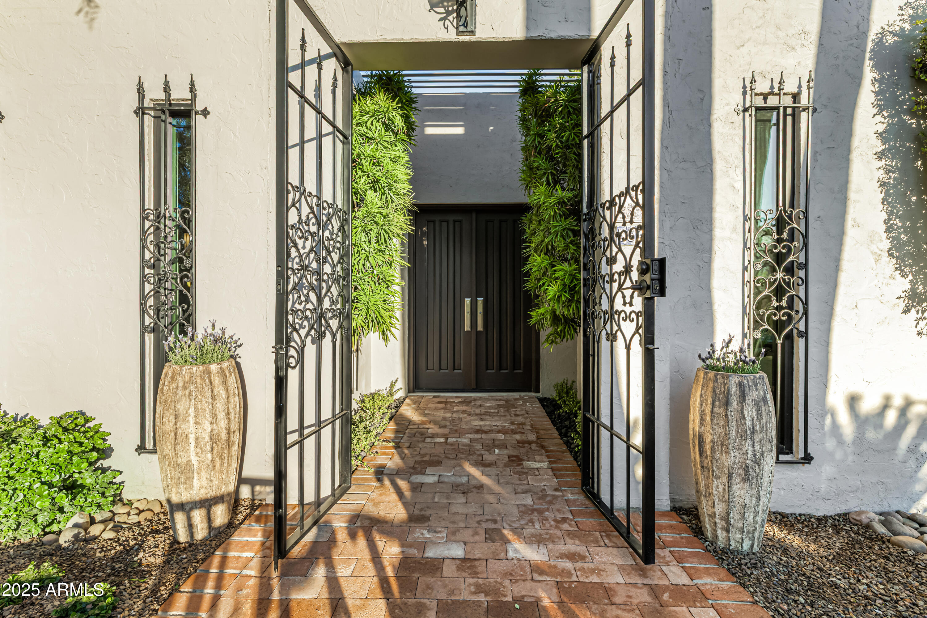 5642 N SCOTTSDALE Road