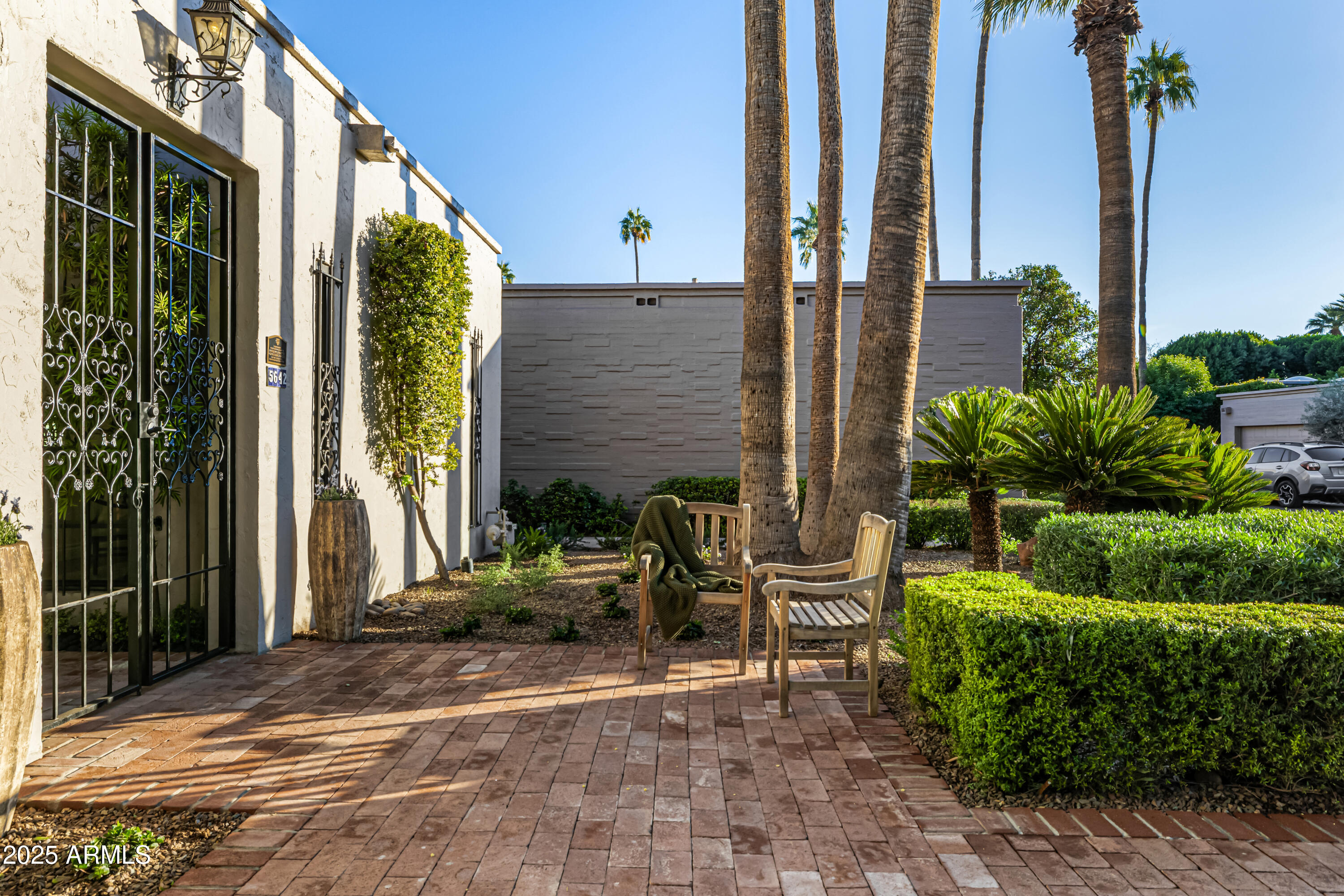 5642 N SCOTTSDALE Road