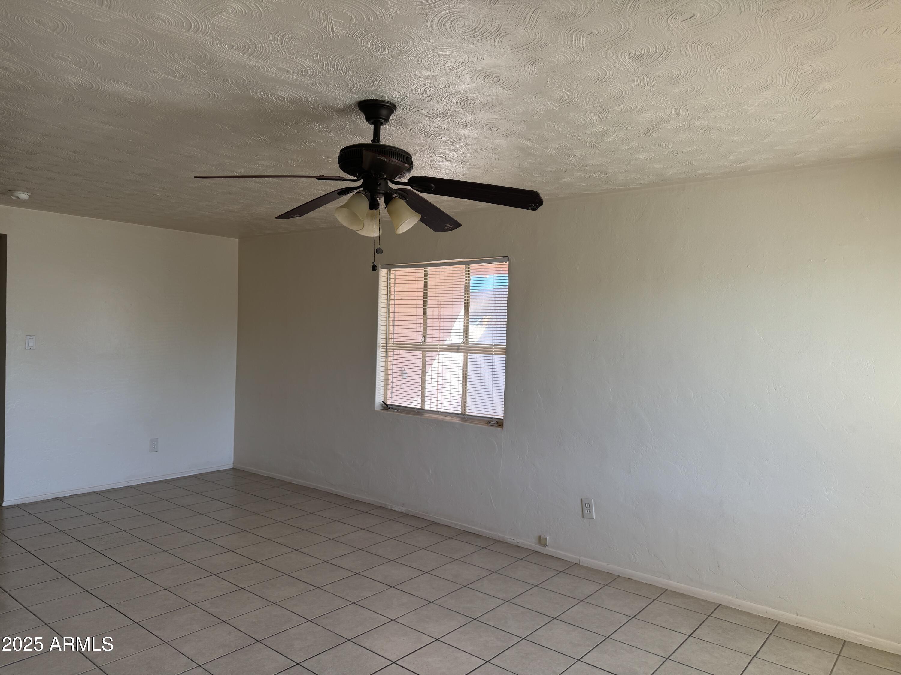 2914 W SOLANO Drive S