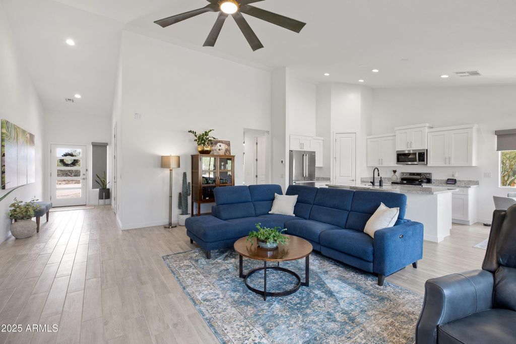 Photo of 16206 E Dixileta Drive, Scottsdale, AZ 85262 (MLS # 6908330)