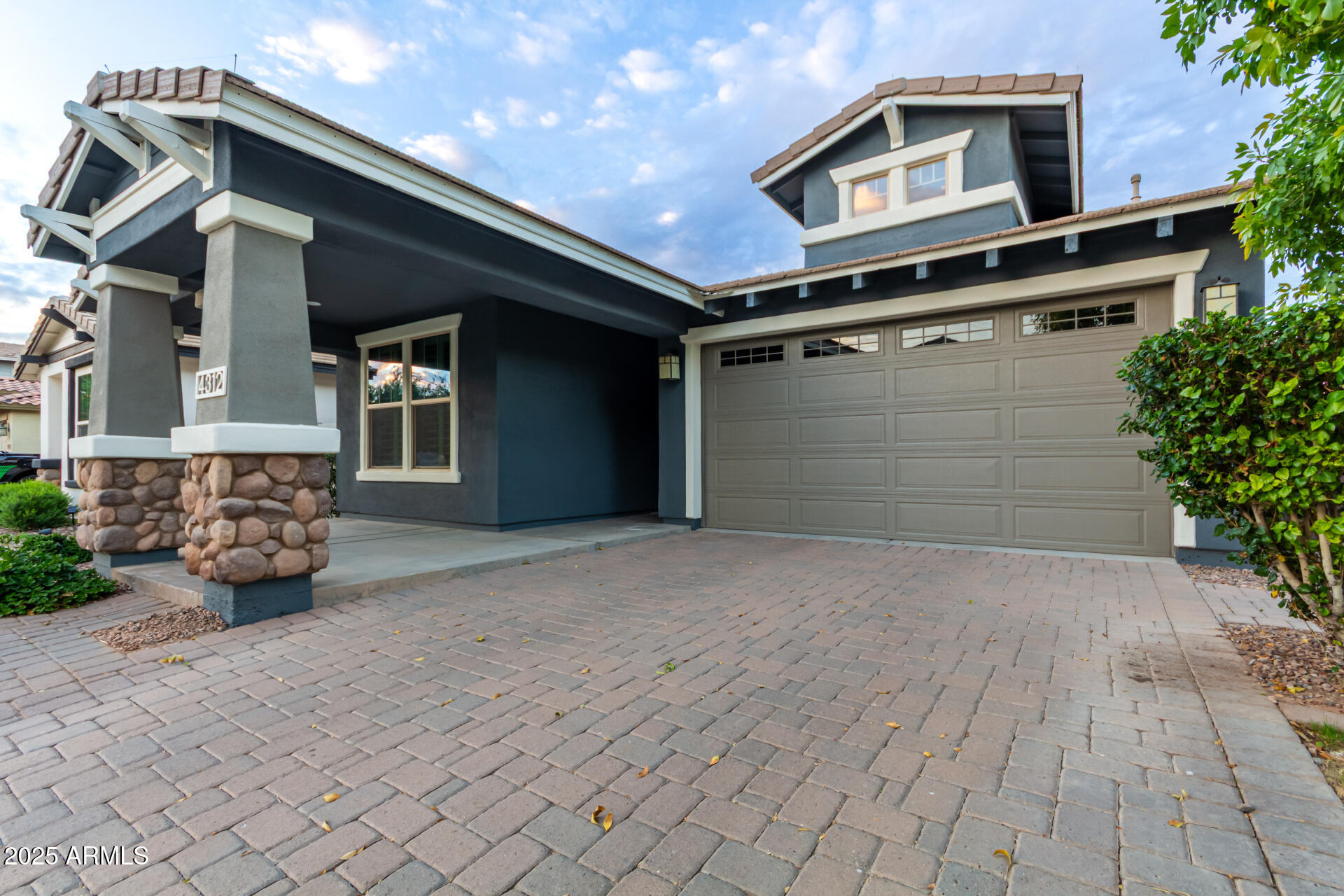 4312 E RAWHIDE Street