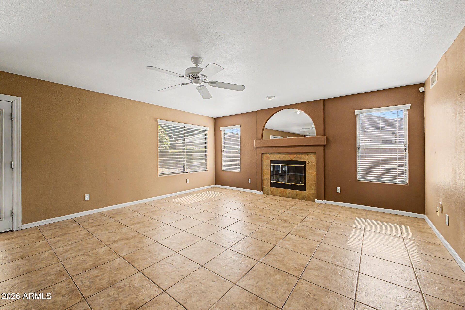 6933 W VILLA HERMOSA --