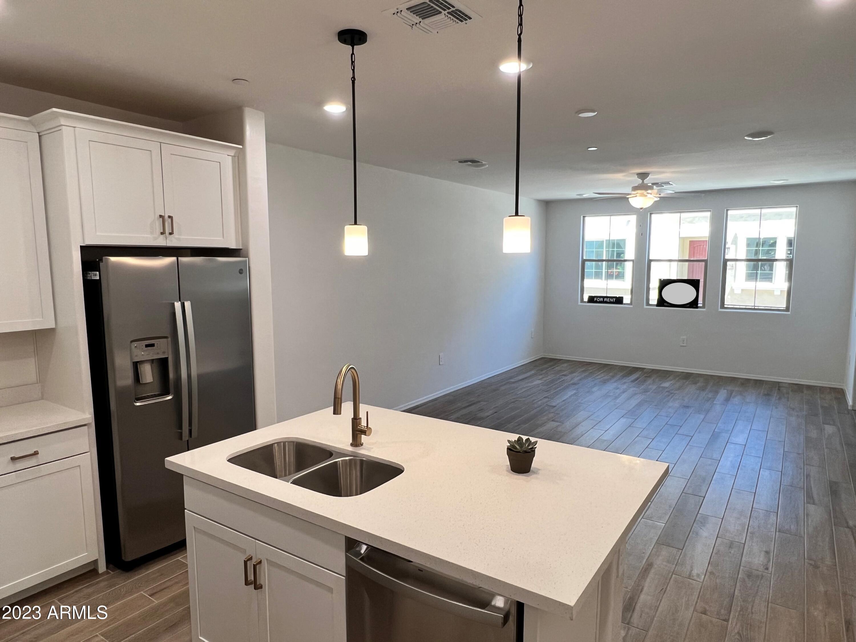 1822 E Chelsea Lane Unit 104