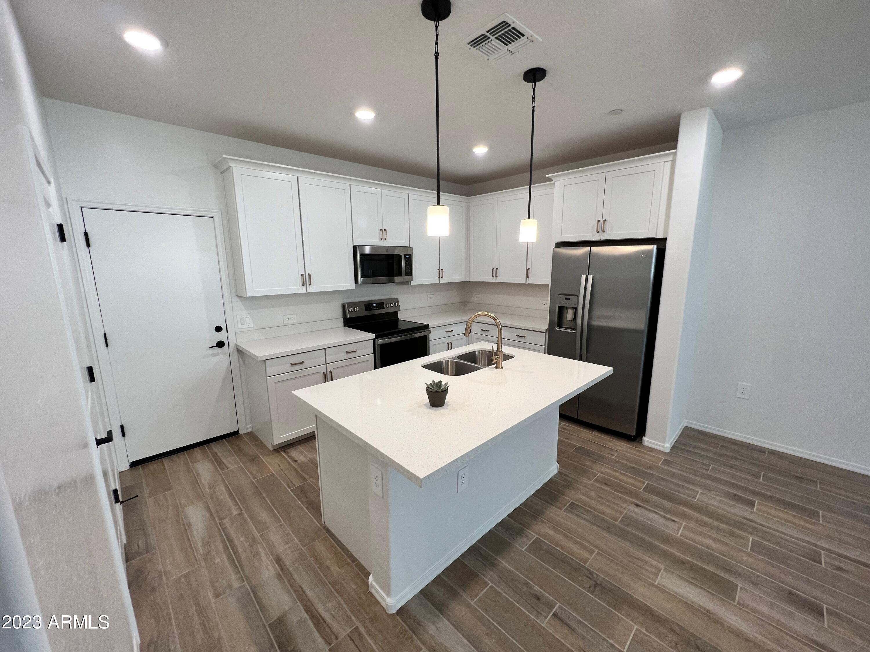 1822 E Chelsea Lane Unit 104