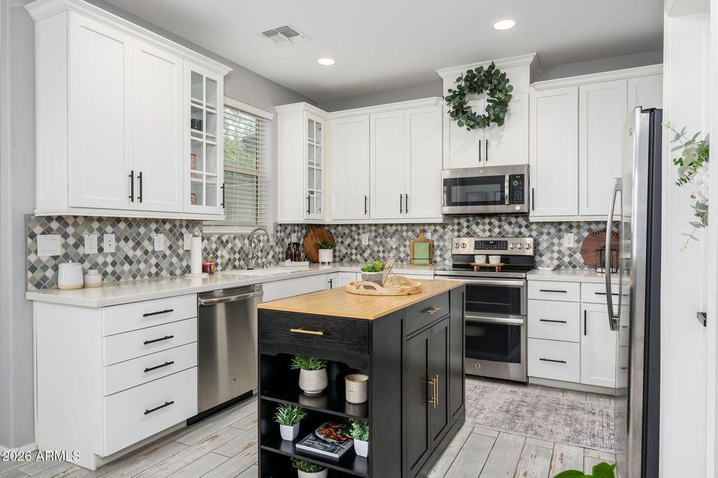 Photo of 14870 W Encanto Boulevard #1095, Goodyear, AZ 85395 (MLS # 6974214)