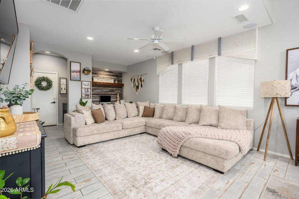 Photo of 14870 W Encanto Boulevard #1095, Goodyear, AZ 85395 (MLS # 6974214)