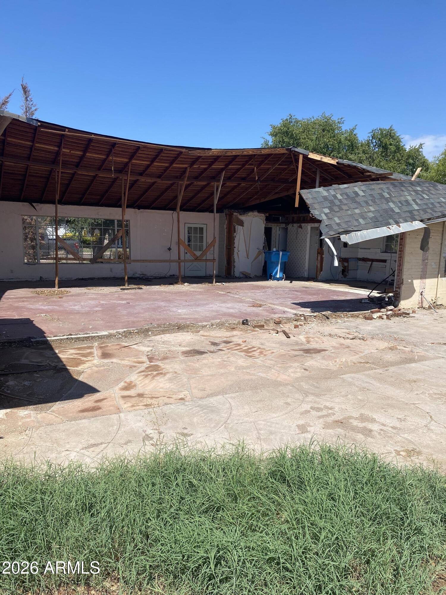 1307 W EDGEMONT Avenue