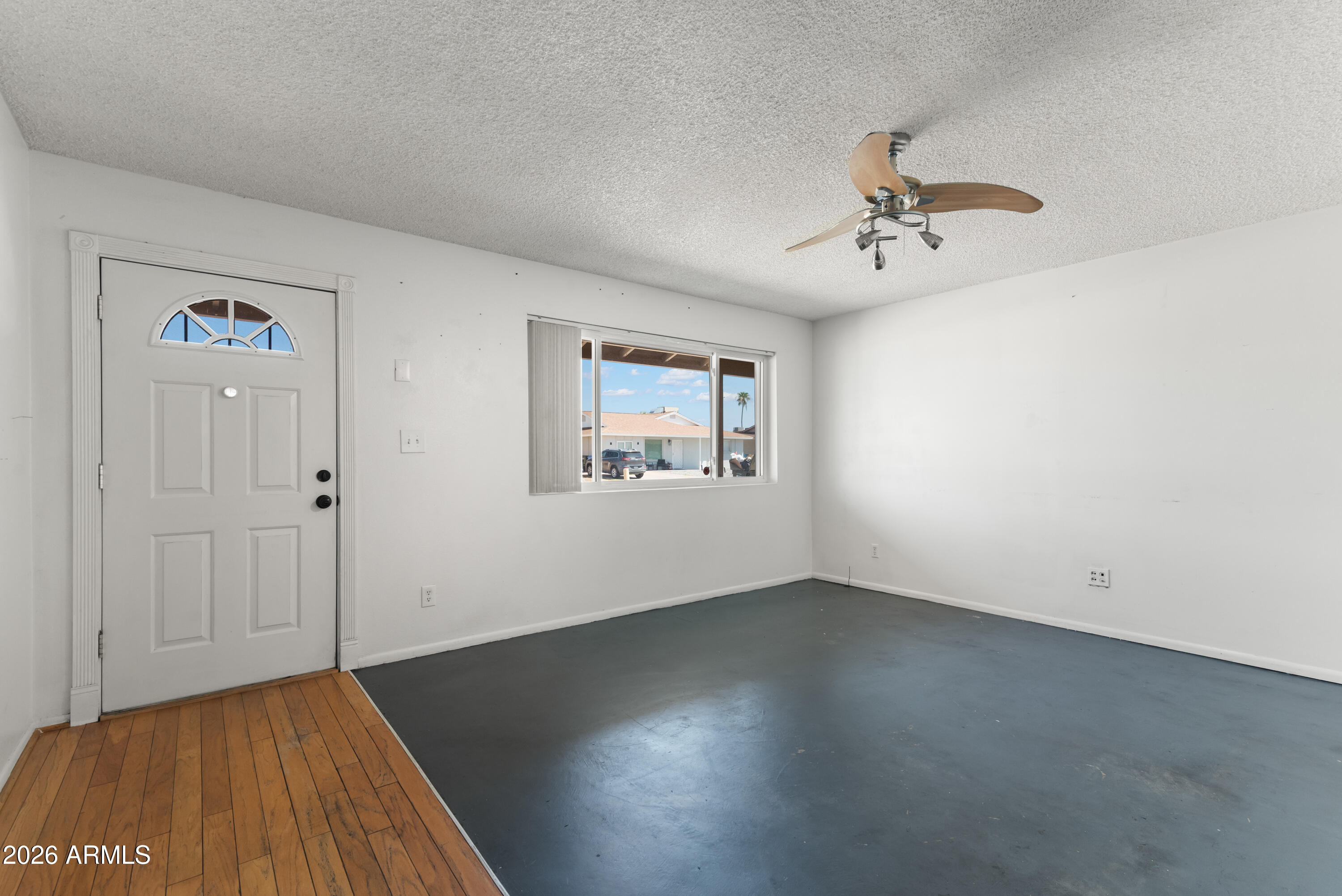 4523 W ALTADENA Avenue
