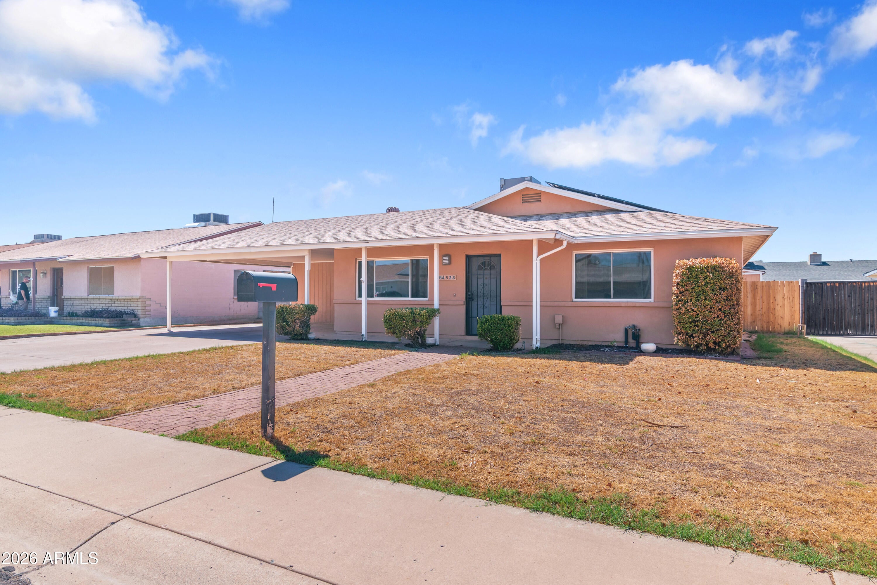 4523 W ALTADENA Avenue