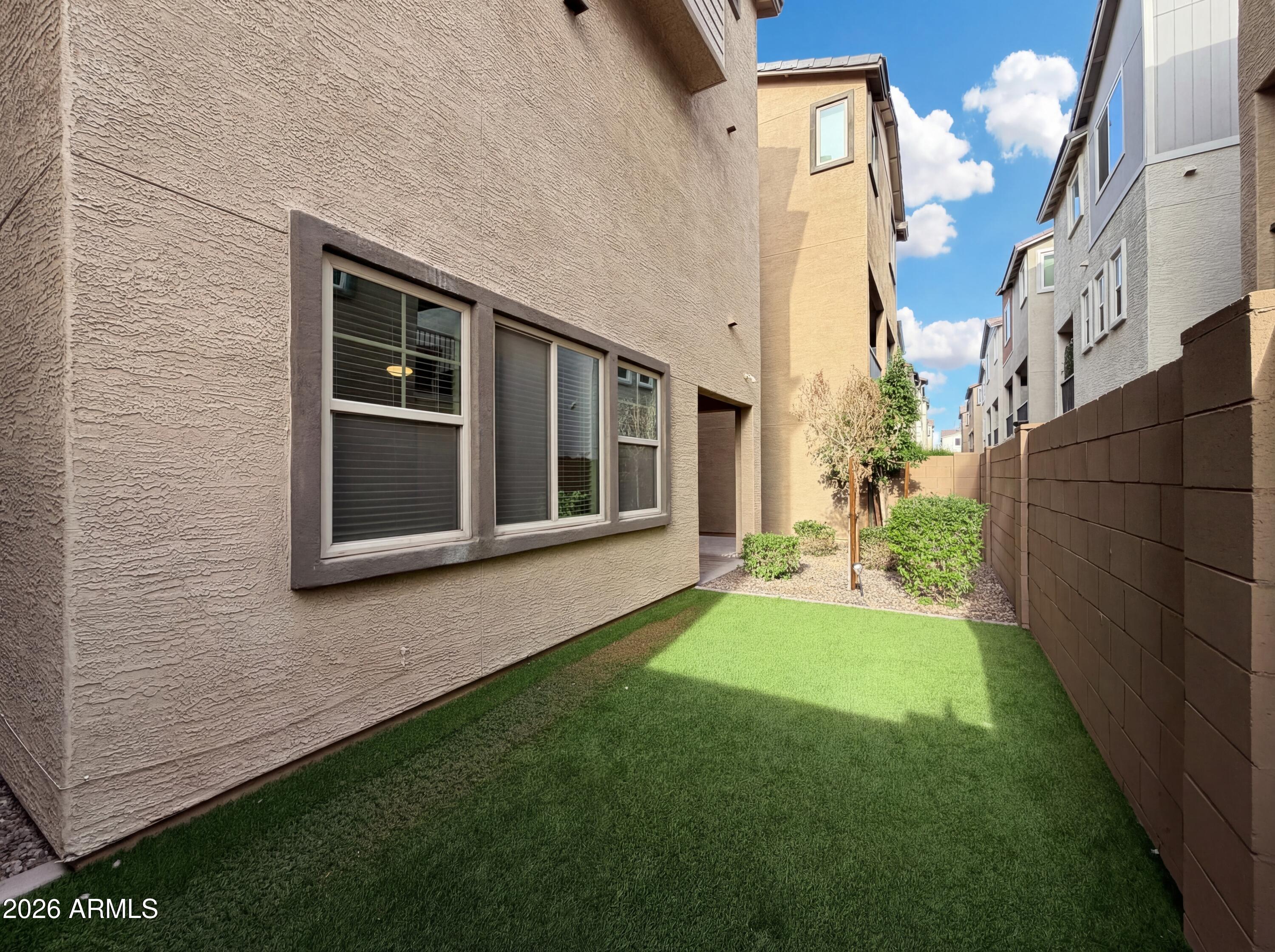 779 W WINCHESTER Drive