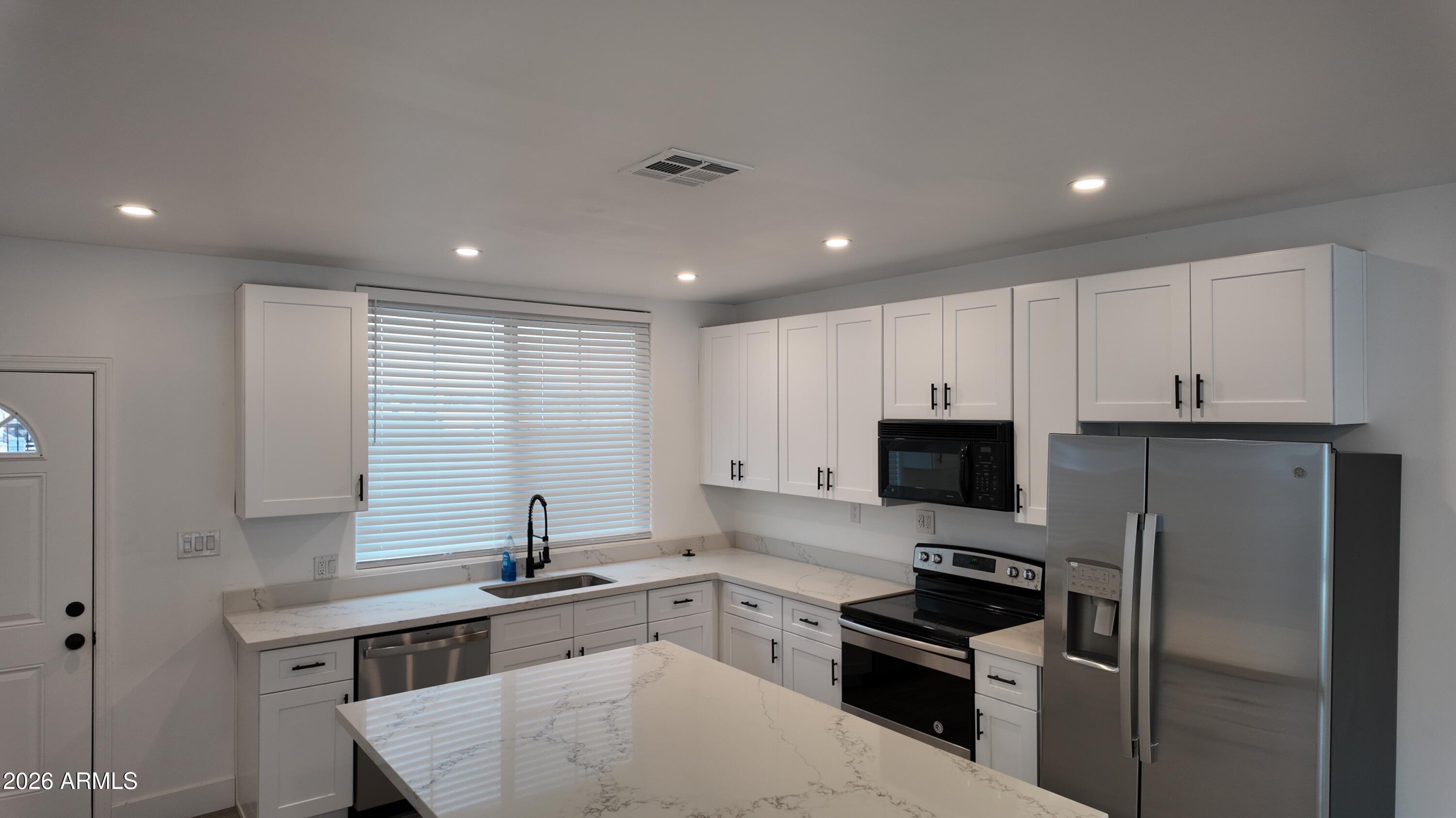 1109 W BROADWAY Road A