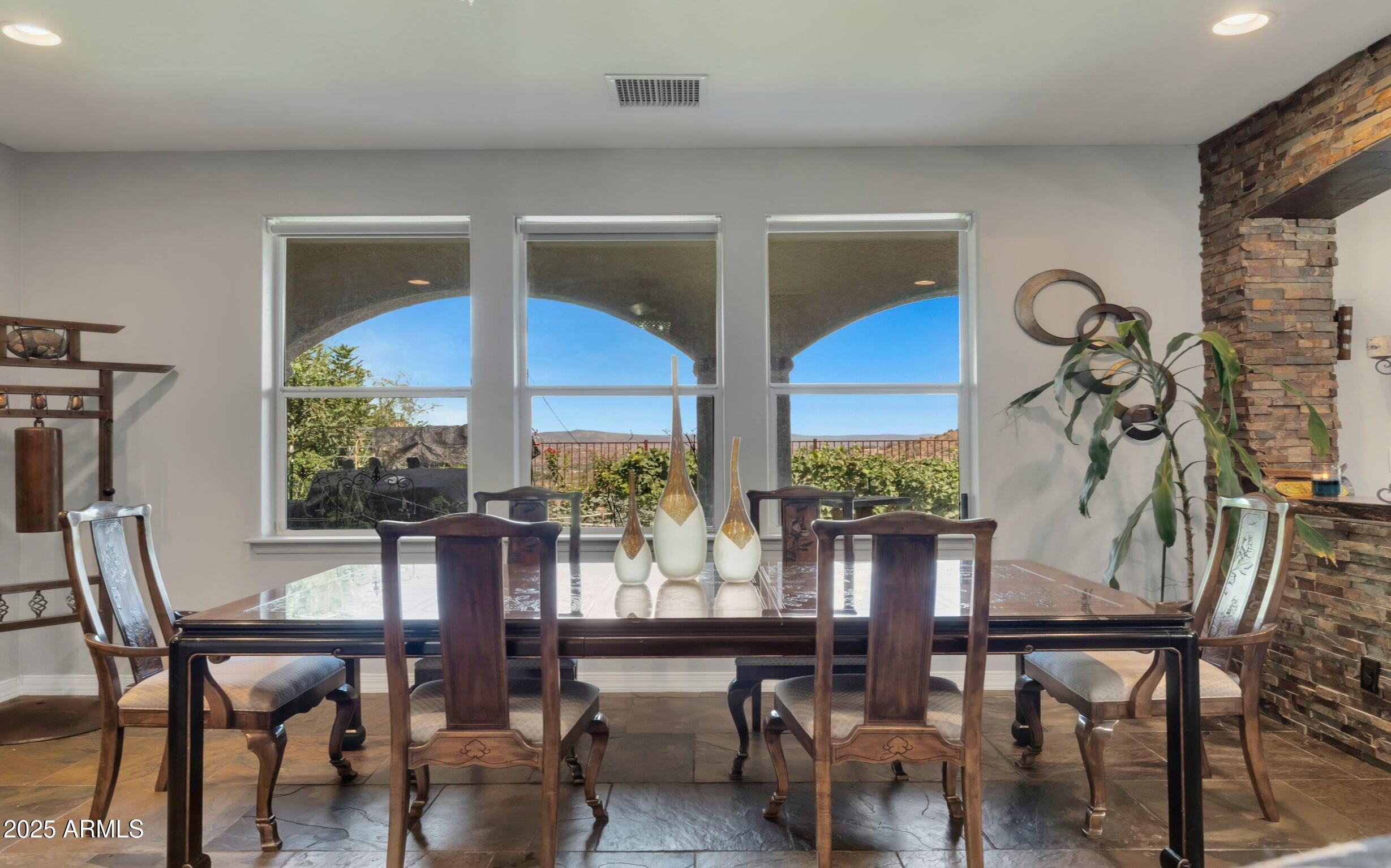 549 MCKINNON RD --