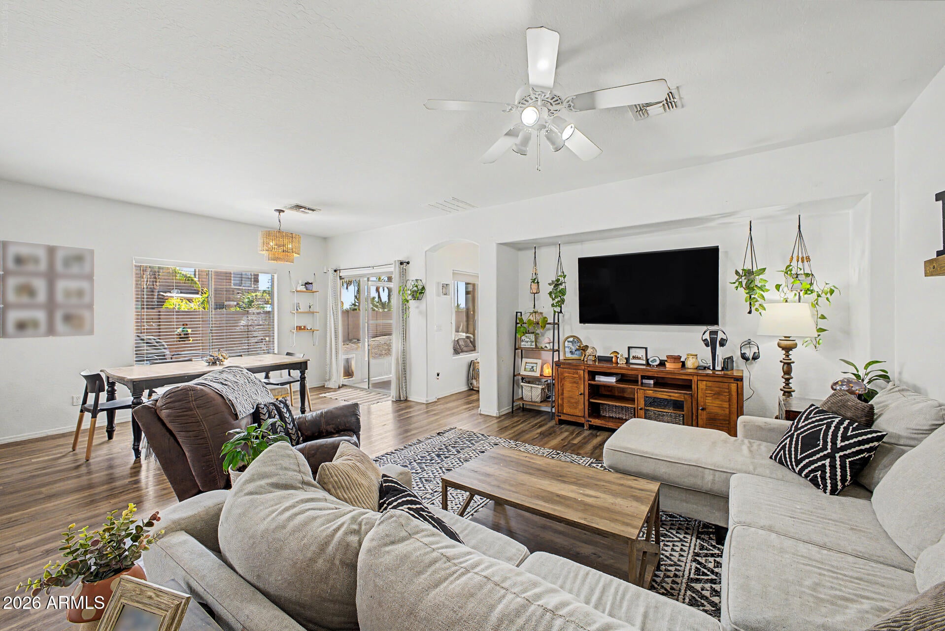 27928 N QUARTZ Drive
