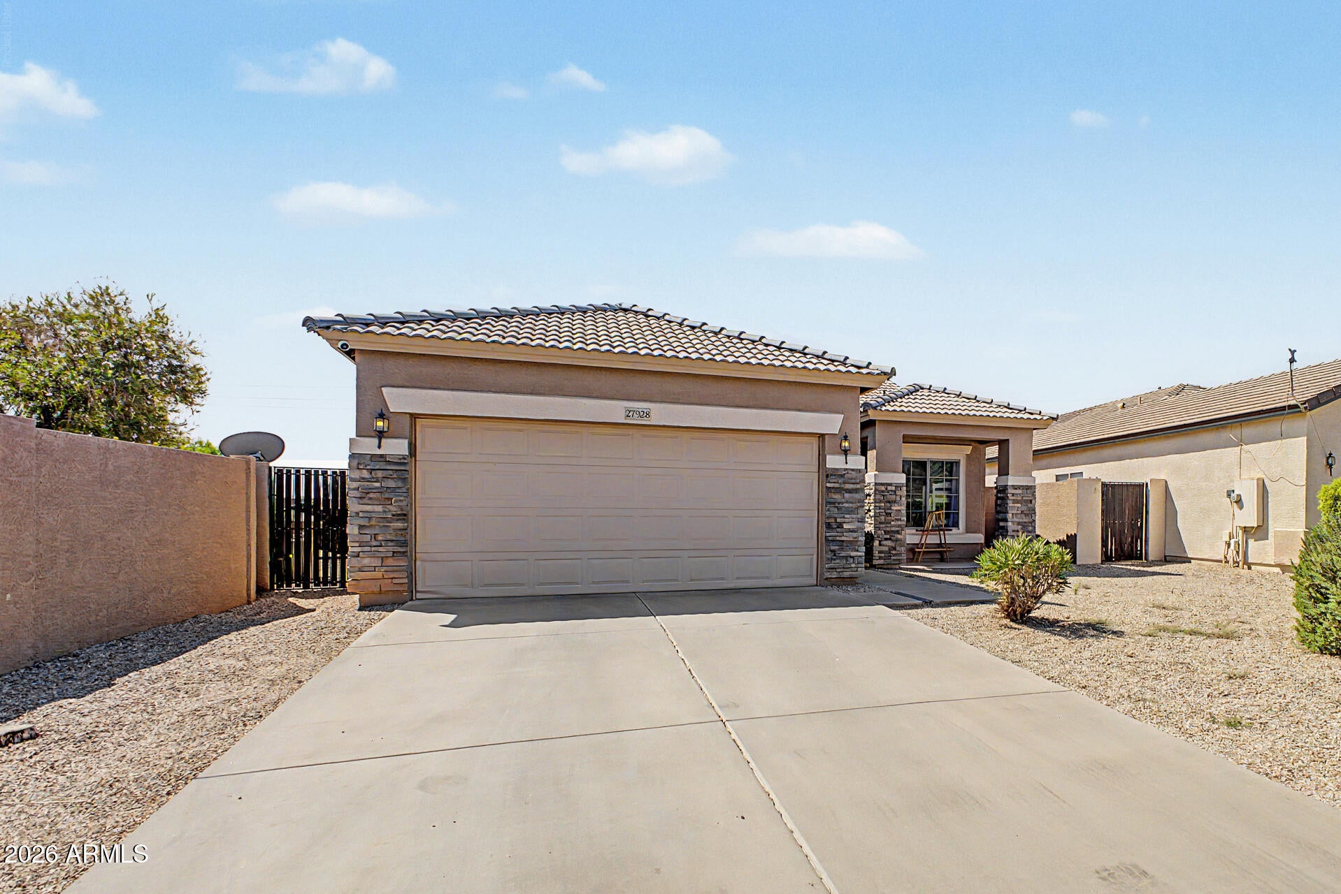 27928 N QUARTZ Drive