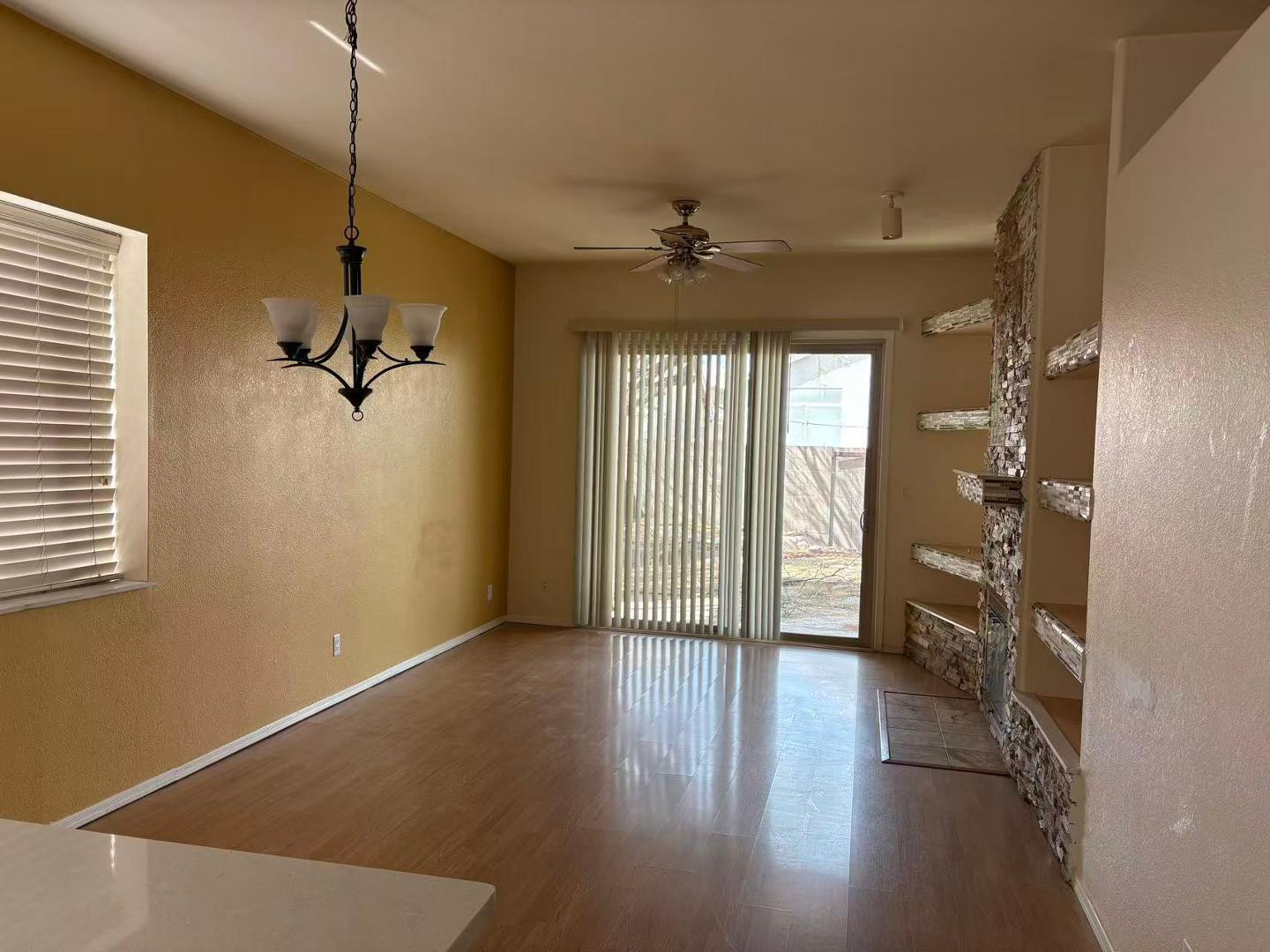 1722 E Detroit Street