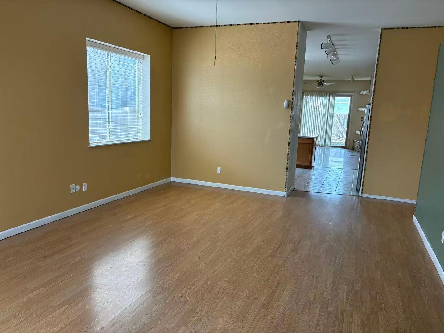 1722 E Detroit Street