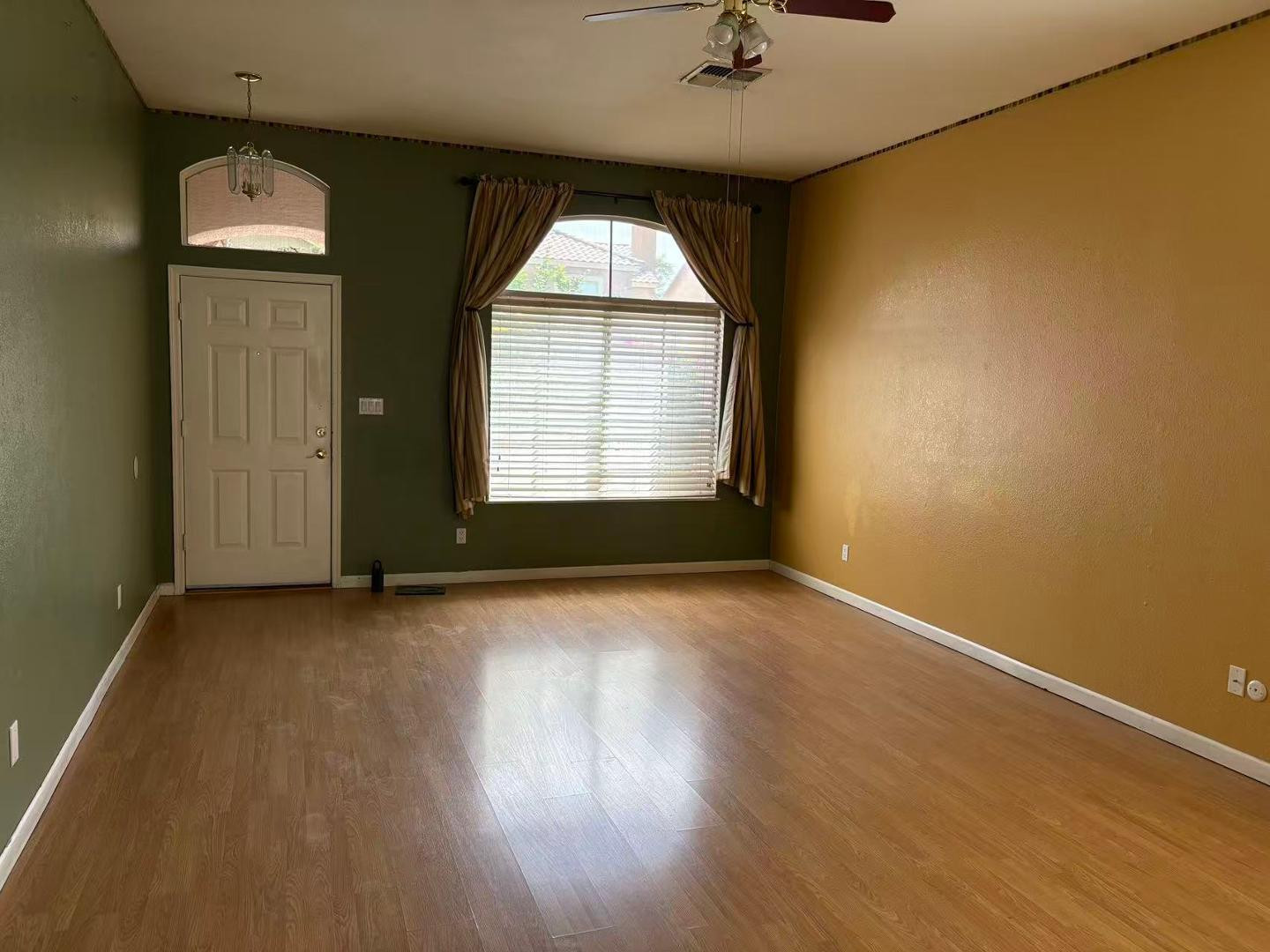 1722 E Detroit Street