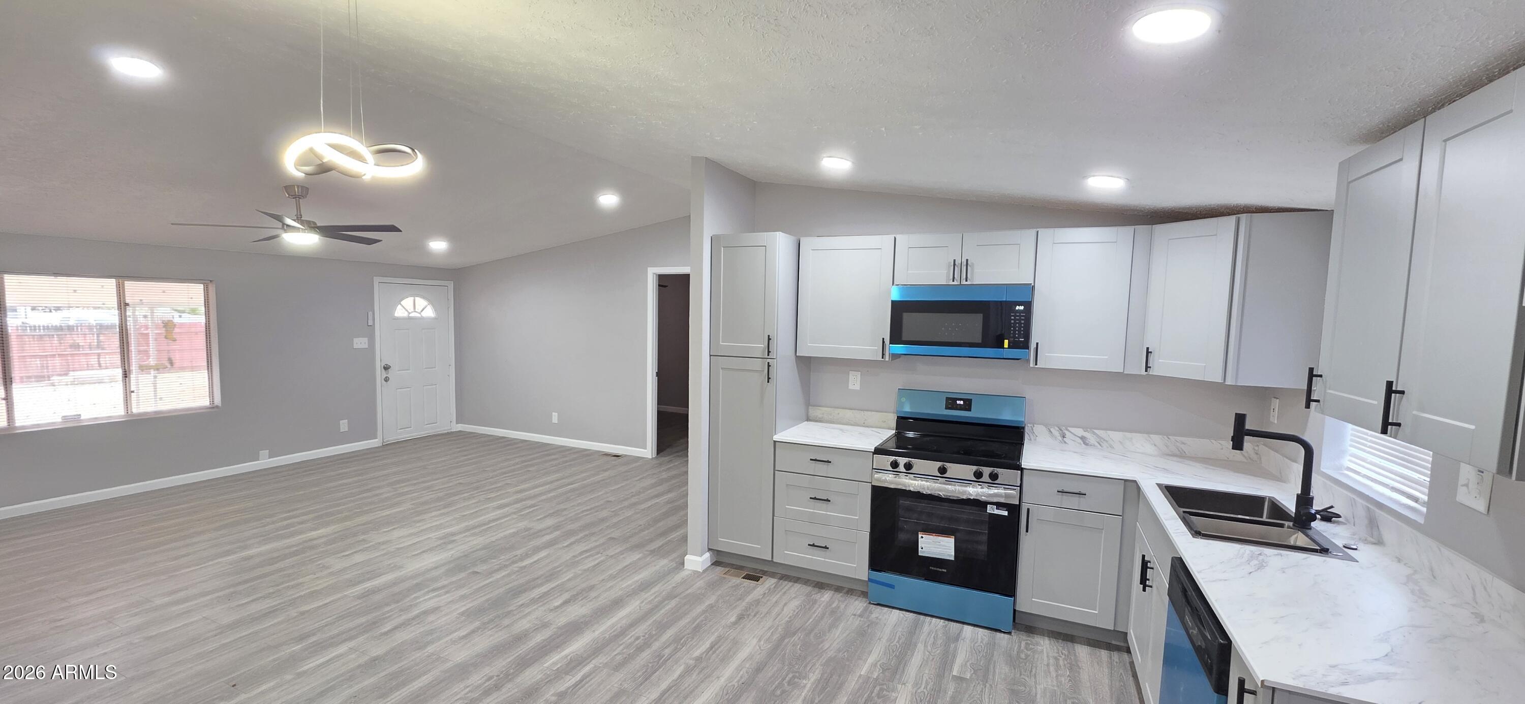 6840 W KAREN LEE Lane