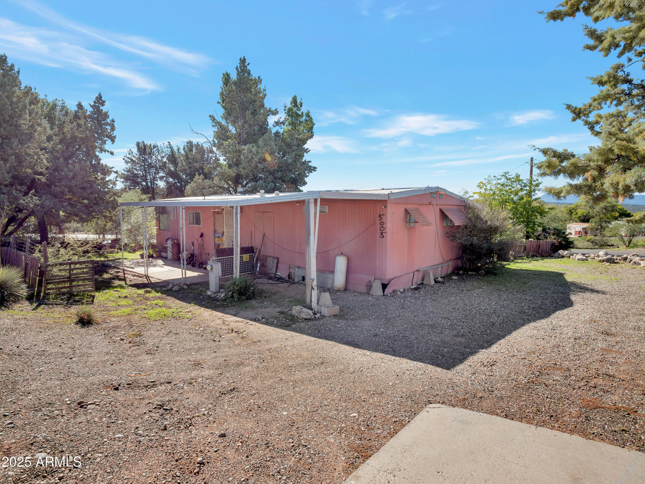 5005 N MONTEZUMA Avenue