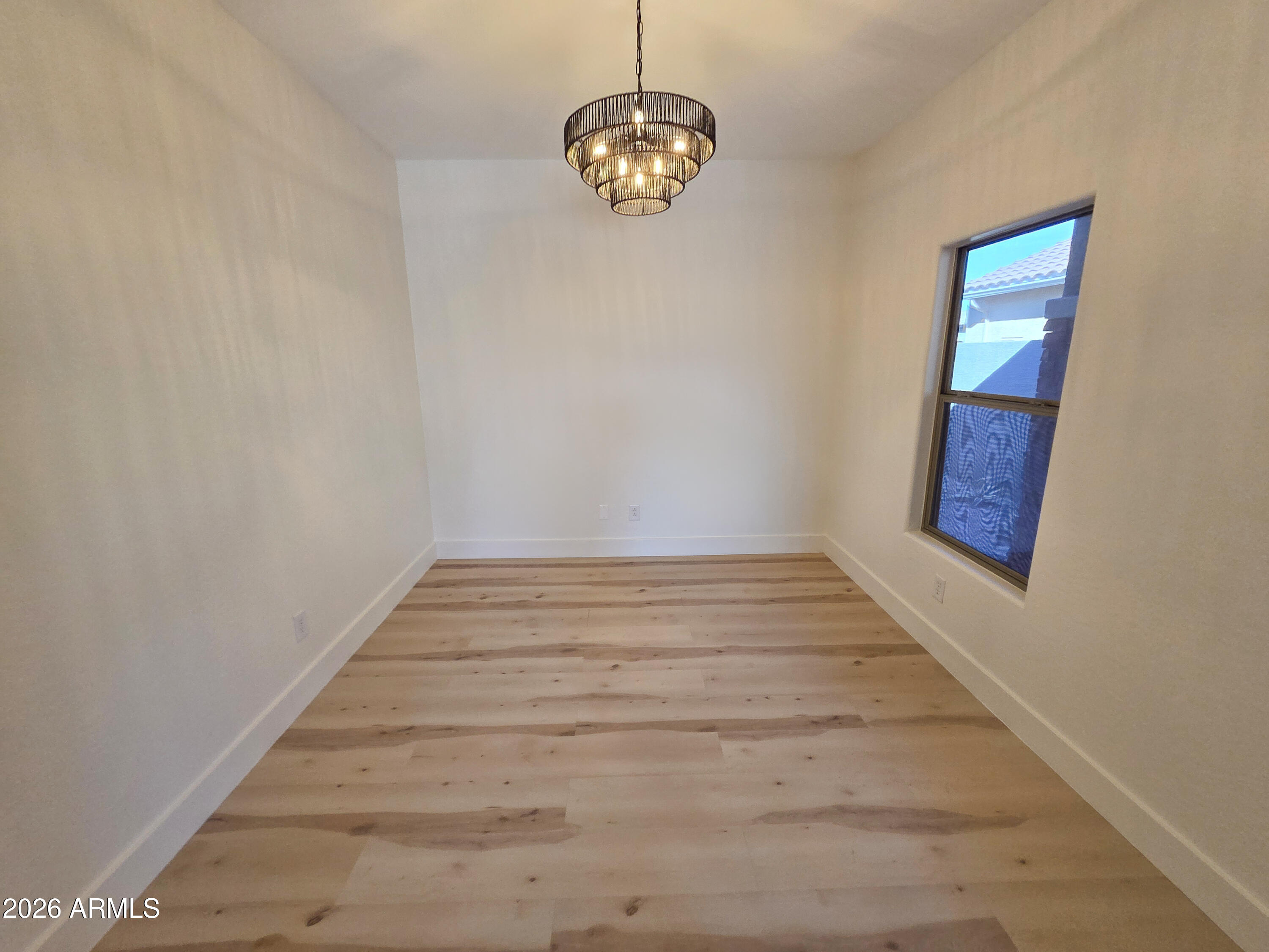 18229 E EL BUHO PEQUENO --