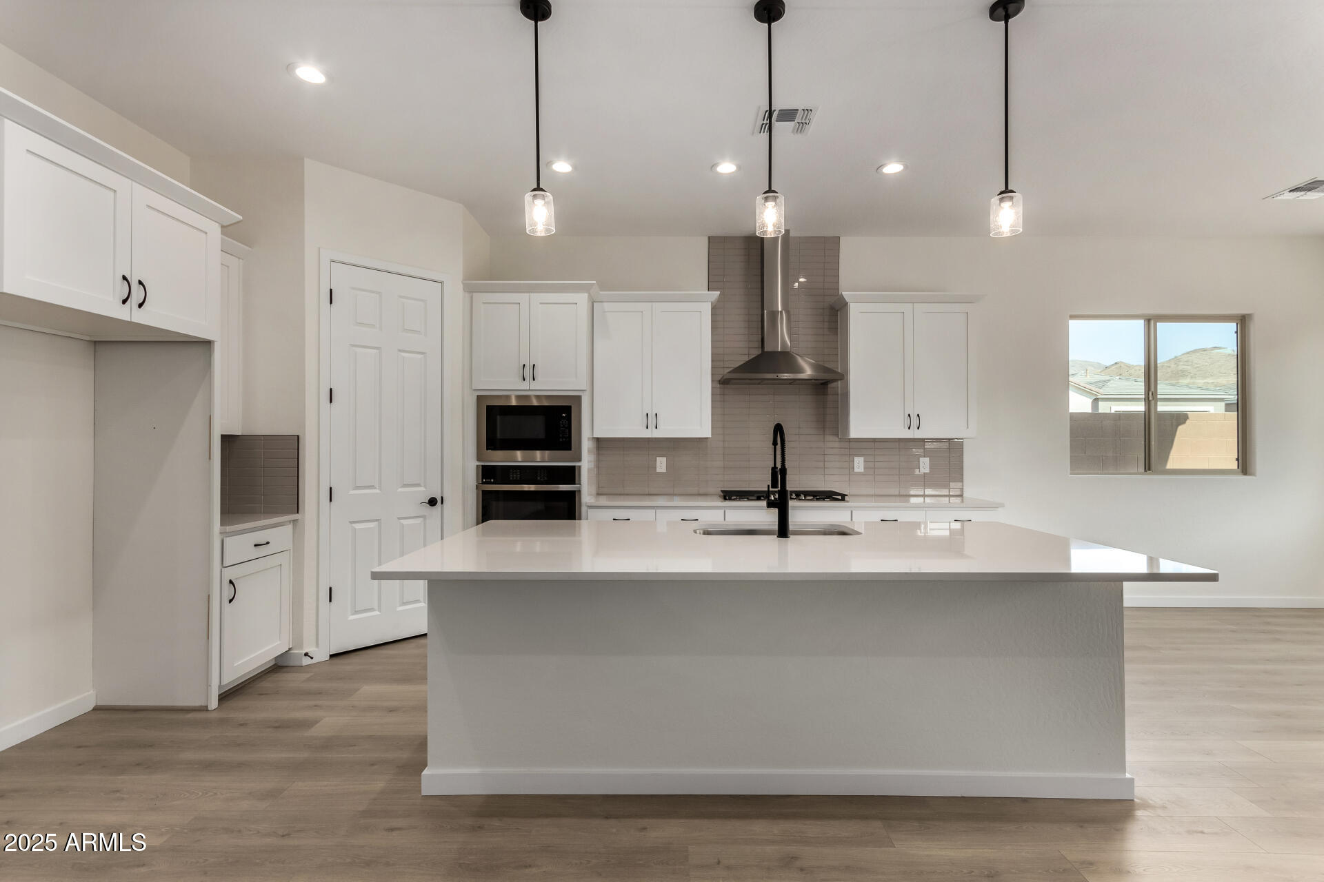 4737 W CAPISTRANO Avenue