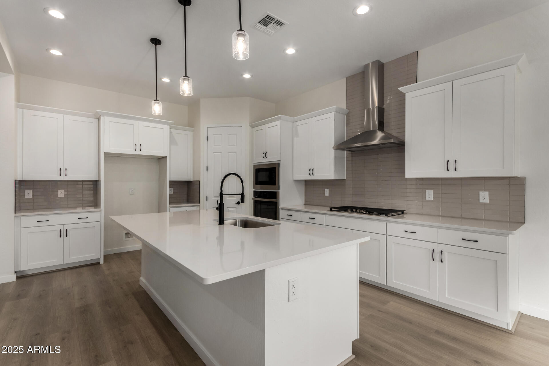 4737 W CAPISTRANO Avenue