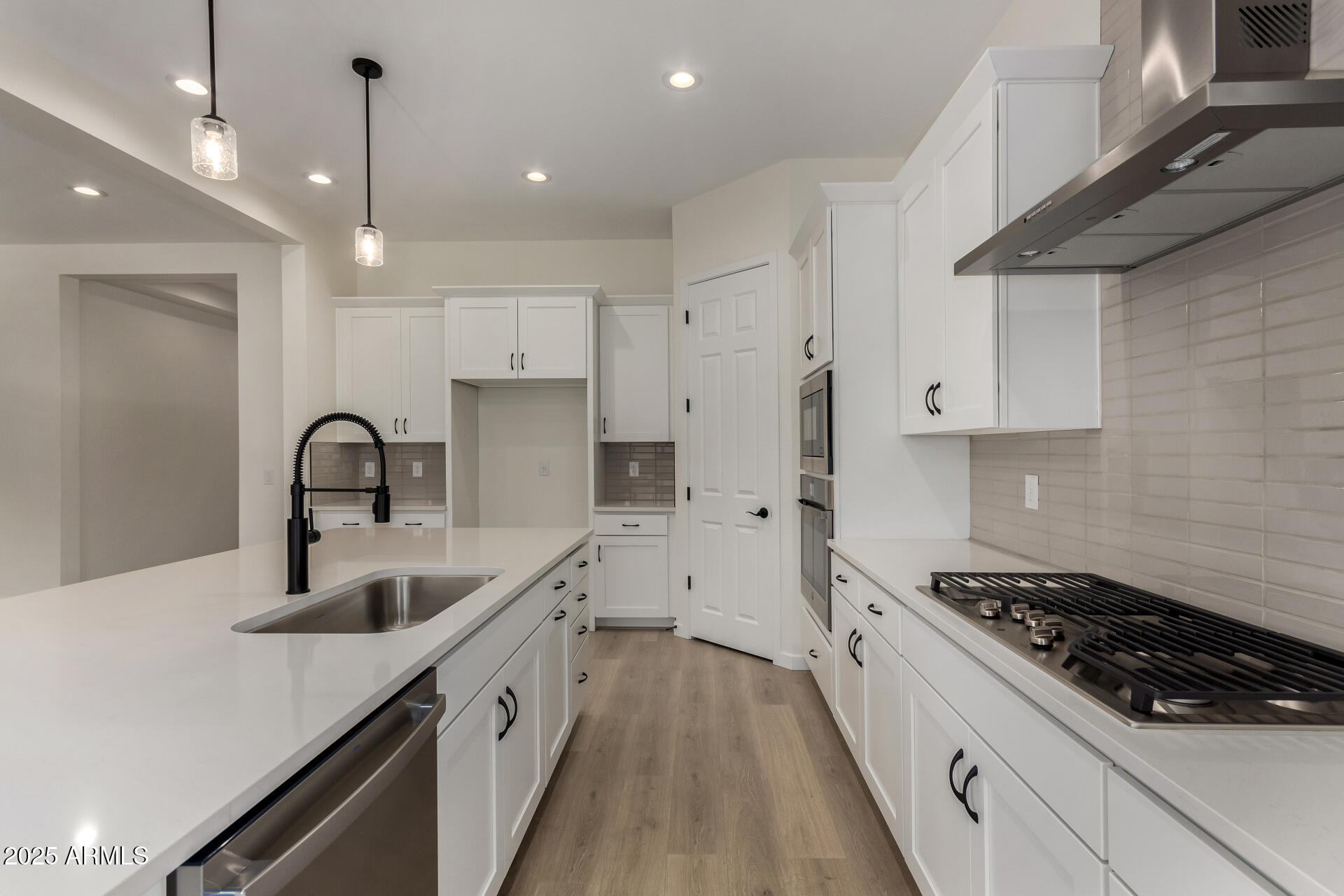 4737 W CAPISTRANO Avenue