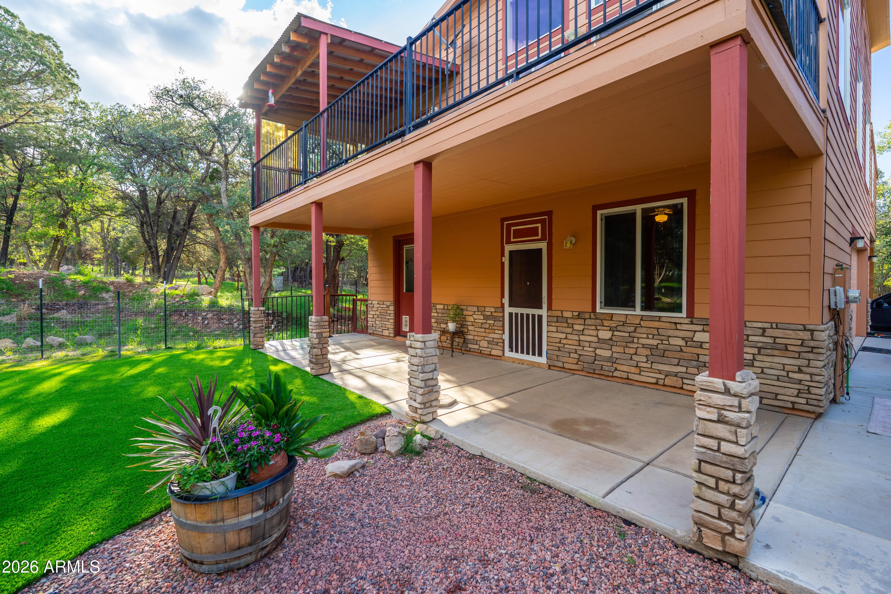 221 E Oso Trail