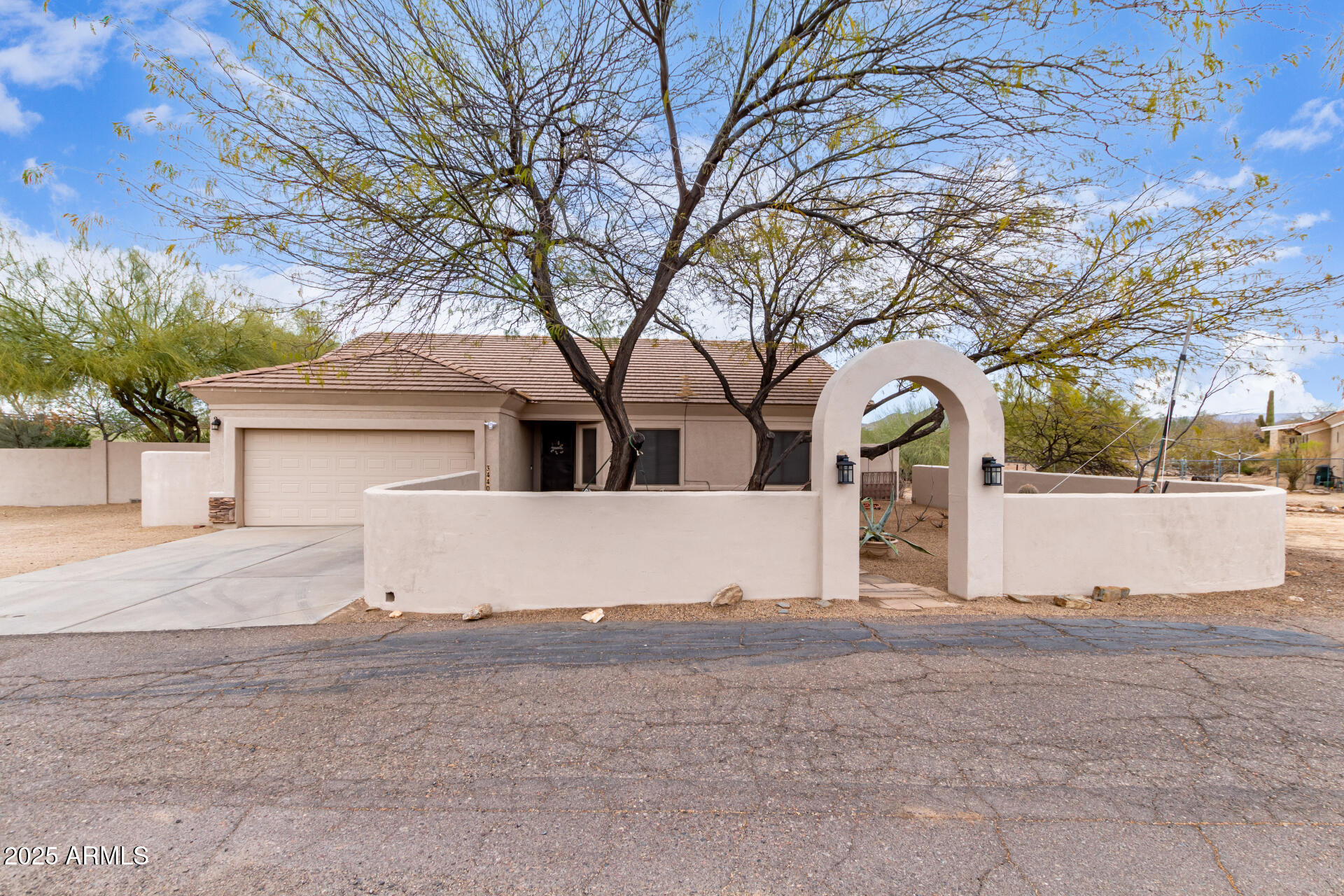 3440 W MESQUITE Street