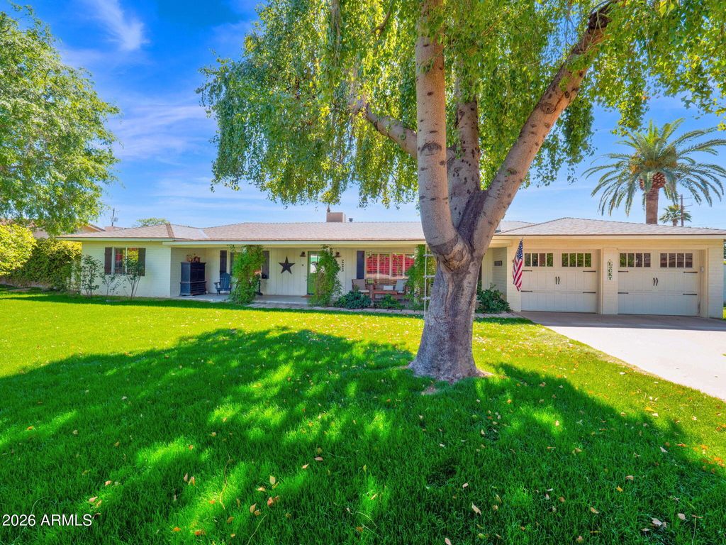 Photo of 223 W Augusta Avenue, Phoenix, AZ 85021 (MLS # 6998655)