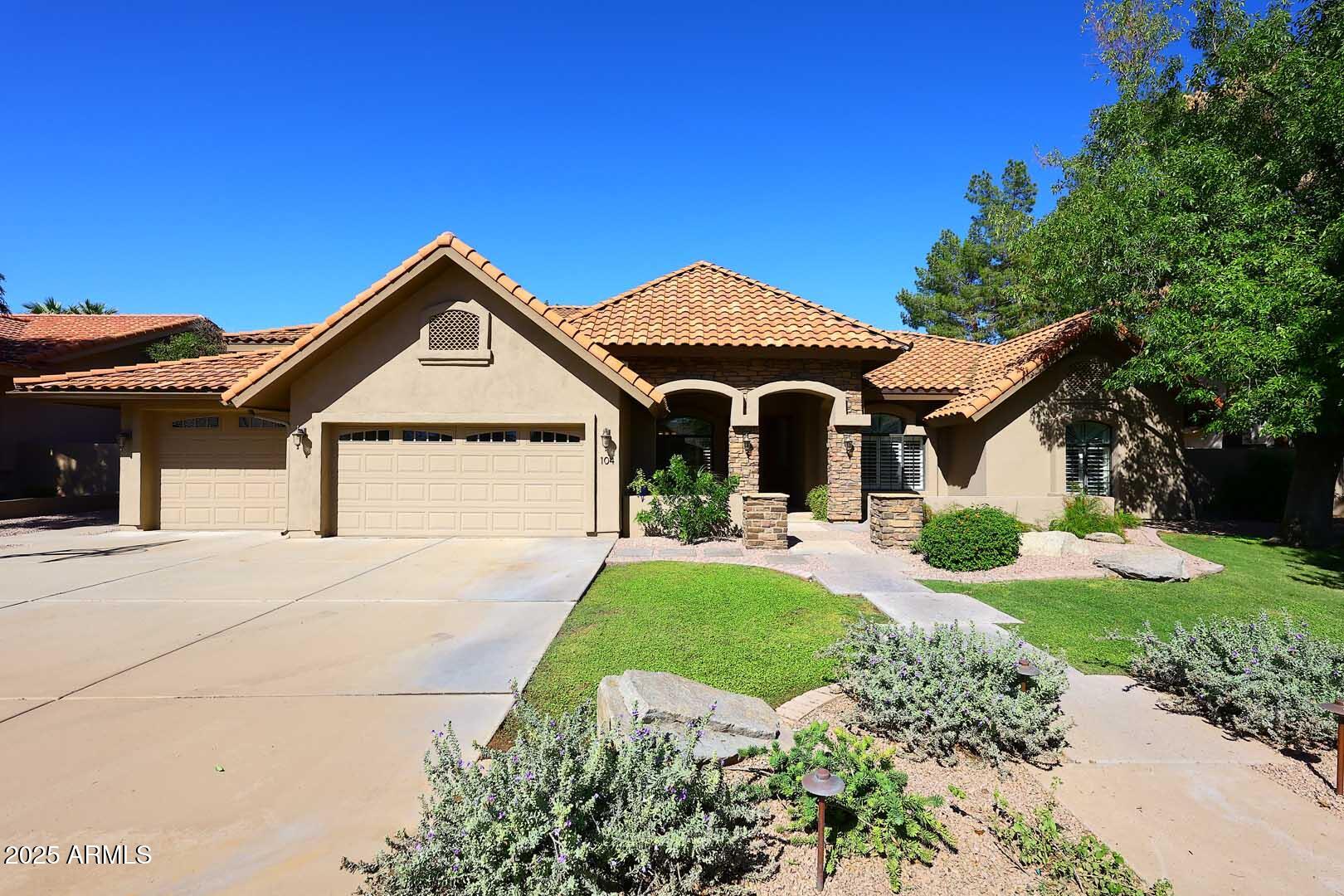 104 E PALOMINO Drive