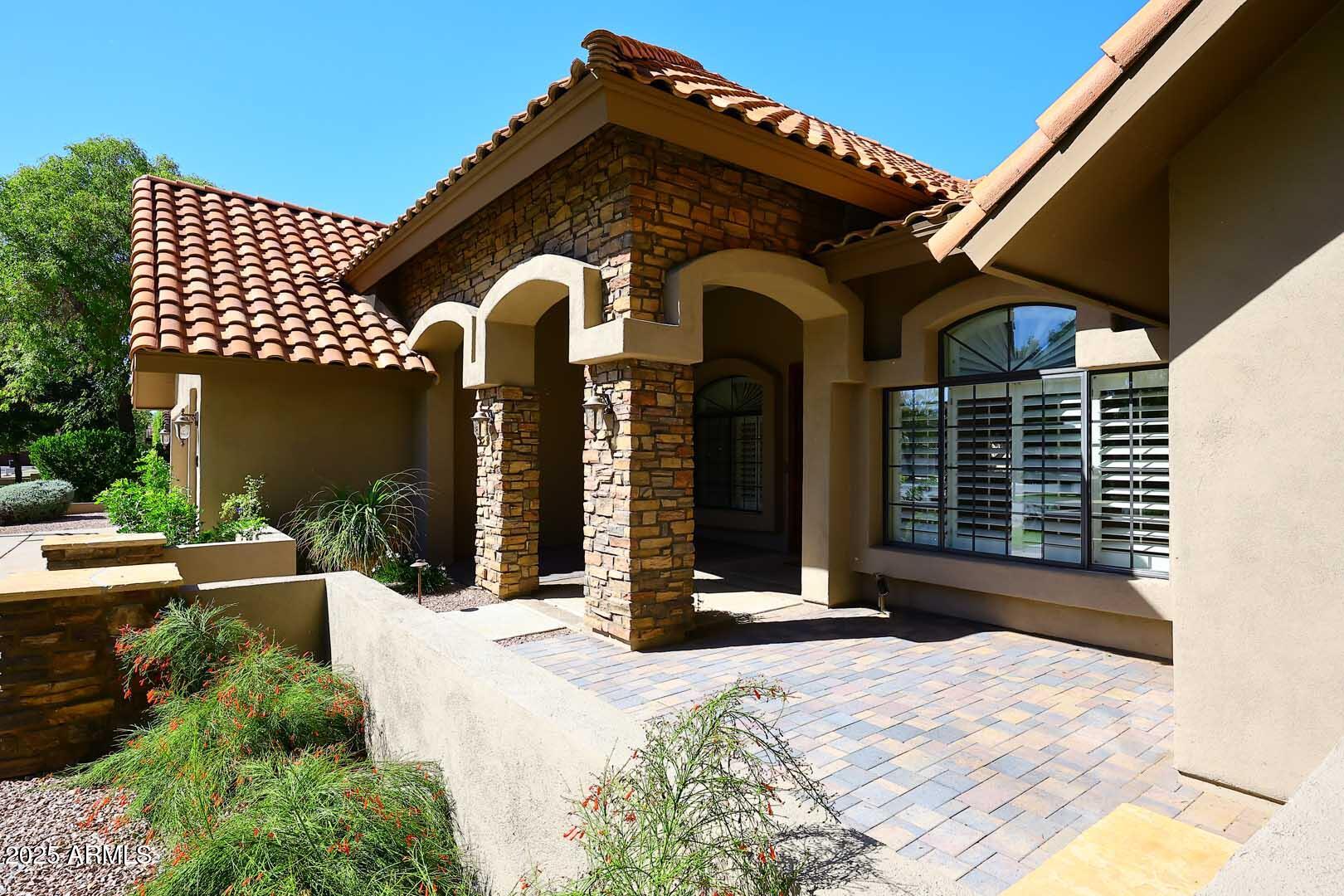 104 E PALOMINO Drive