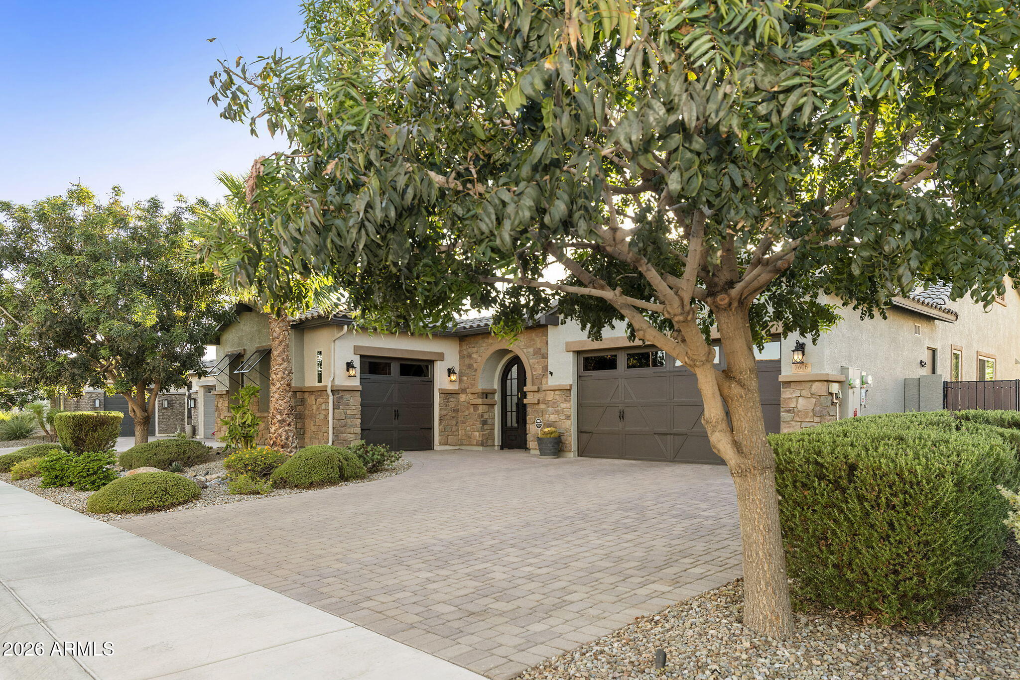 7606 S PENROSE Drive