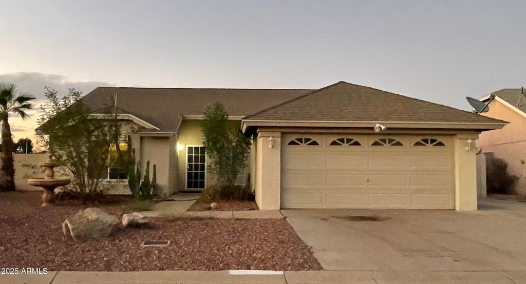 Photo of 10260 W Orange Drive, Glendale, AZ 85307 (MLS # 6923261)