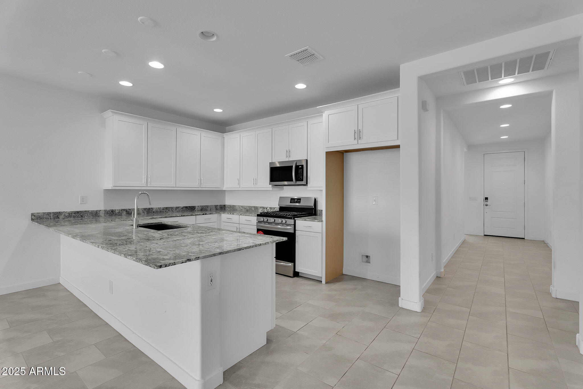 19948 W FLOWER Street