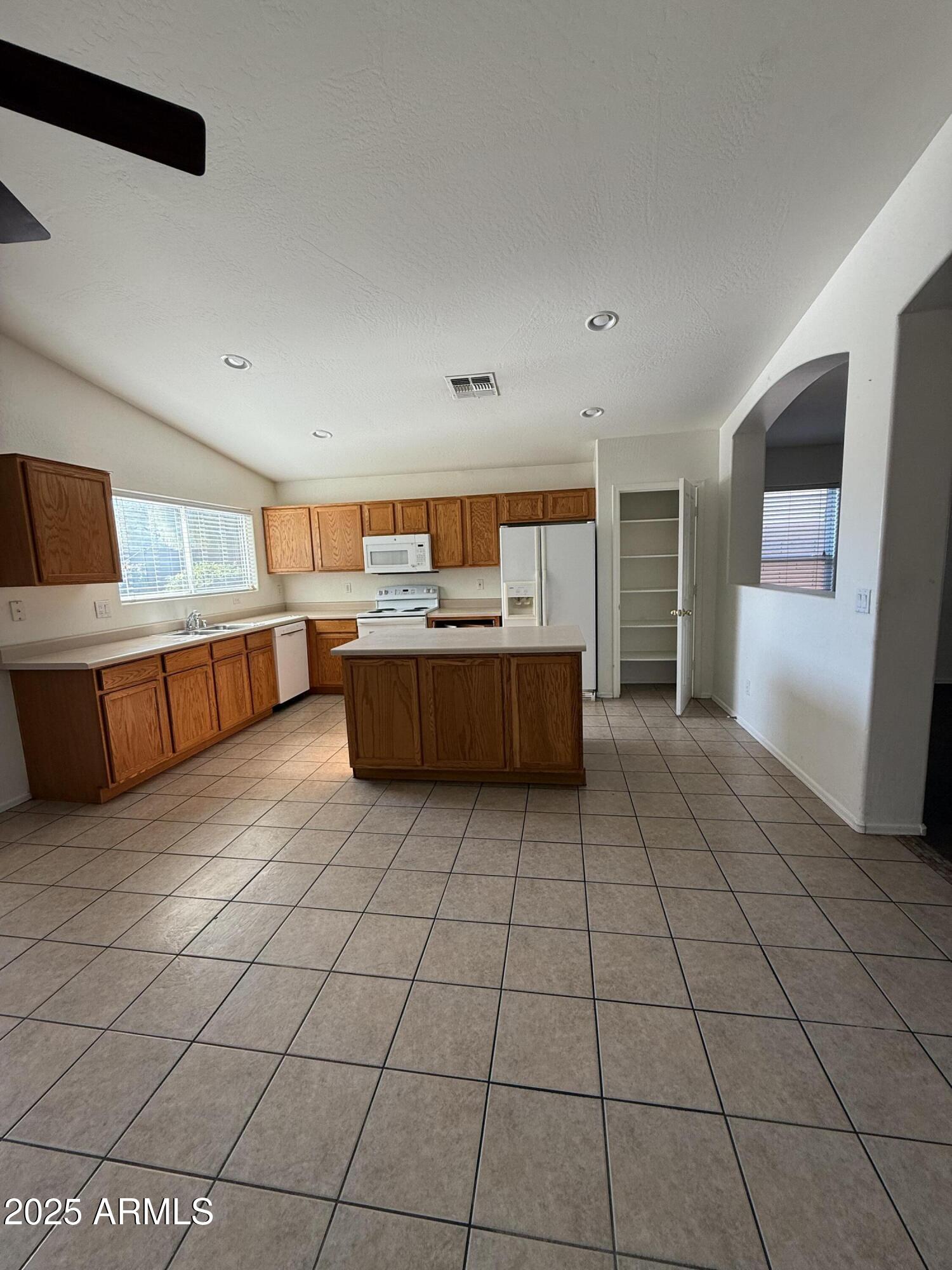 Goodyear, Arizona 85338, United States, 4 Bedrooms Bedrooms, ,2 BathroomsBathrooms,Residential,Active,238529