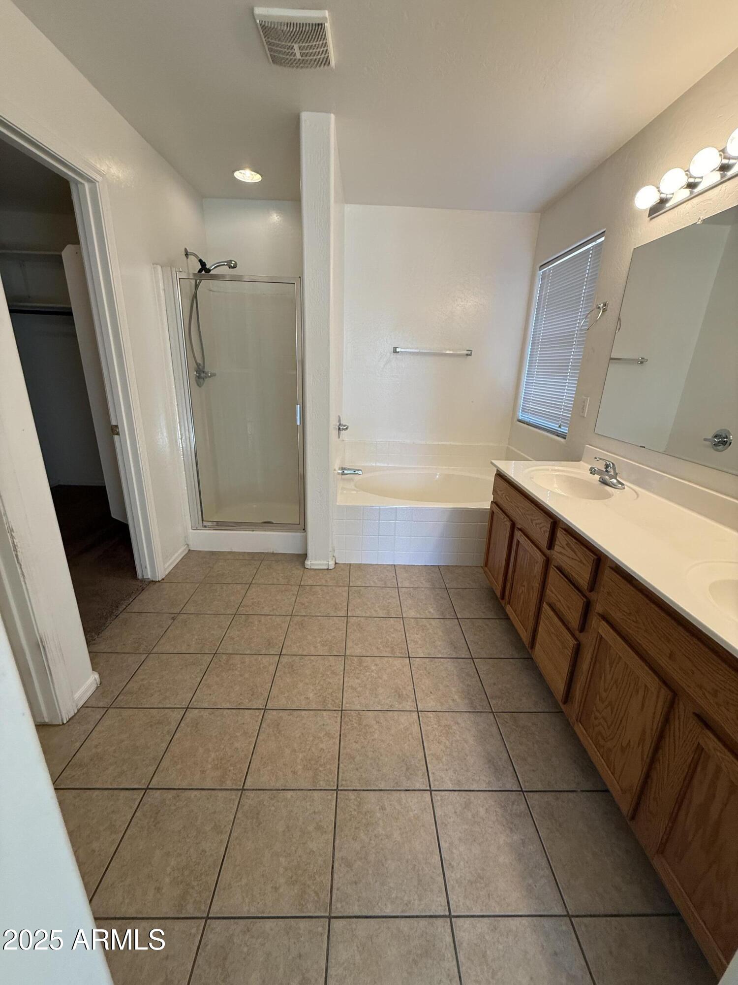 Goodyear, Arizona 85338, United States, 4 Bedrooms Bedrooms, ,2 BathroomsBathrooms,Residential,Active,238529